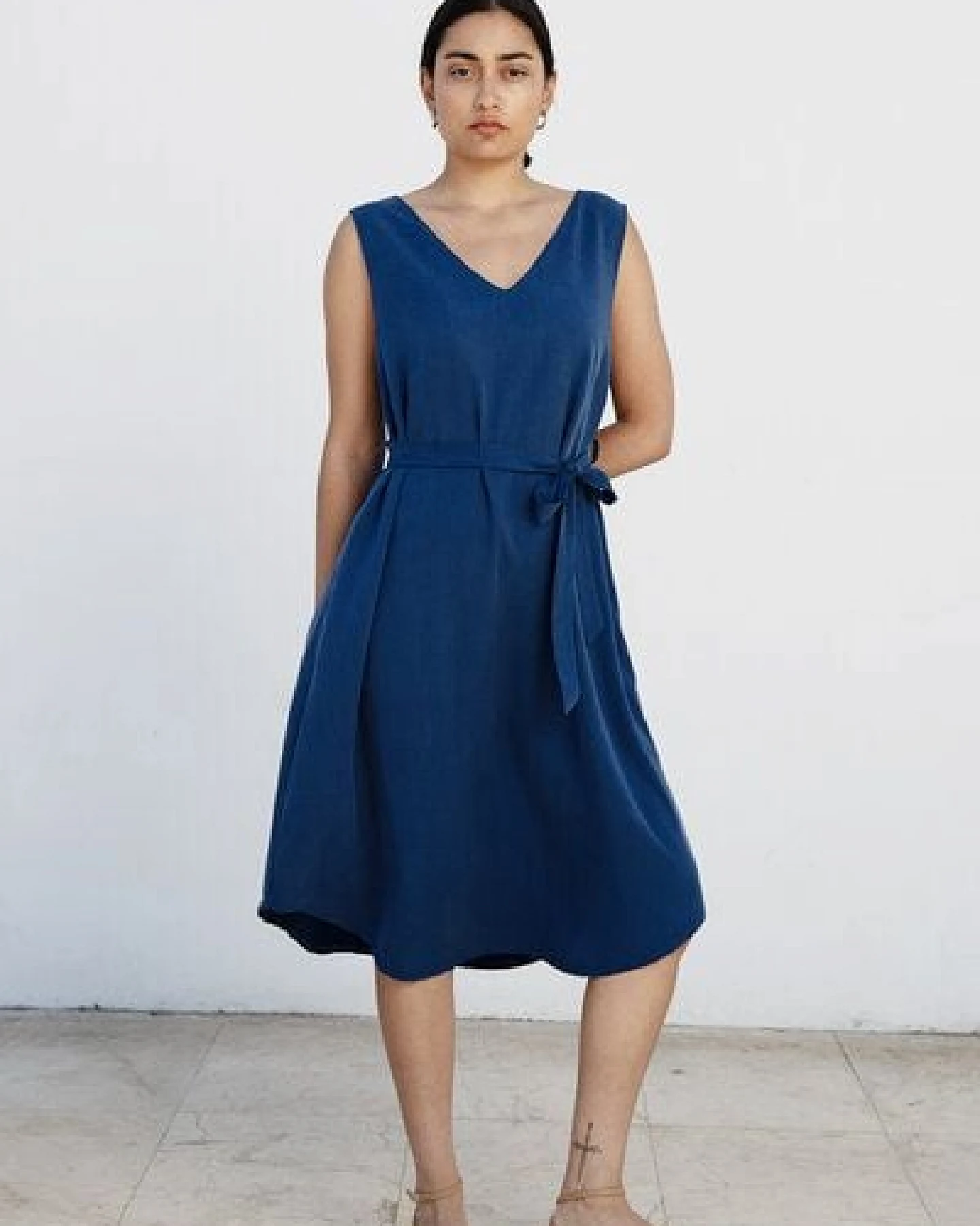 Studio Hertzberg MIDIKLEID "LAU-RAA" AUS TENCEL – Ansicht 4