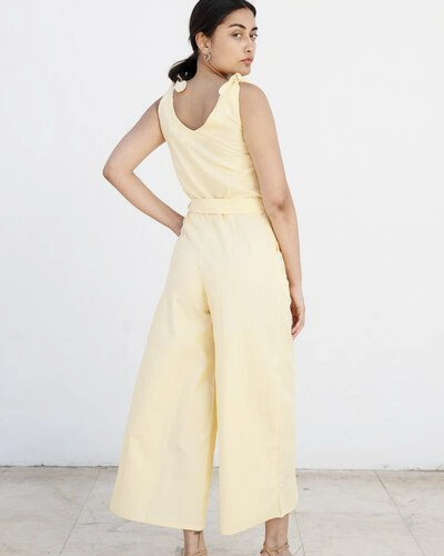 Studio Hertzberg LEICHTER JUMPSUIT FA-SAA IN HELLGELB AUS 100% BIO BAUMWOLLE – Ansicht 3