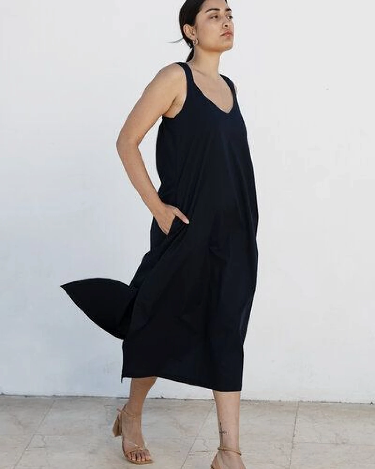 Studio Hertzberg DUNKELBLAUES MAXIKLEID "O-TERRE" AUS BIO BAUMWOLLE – Ansicht 4
