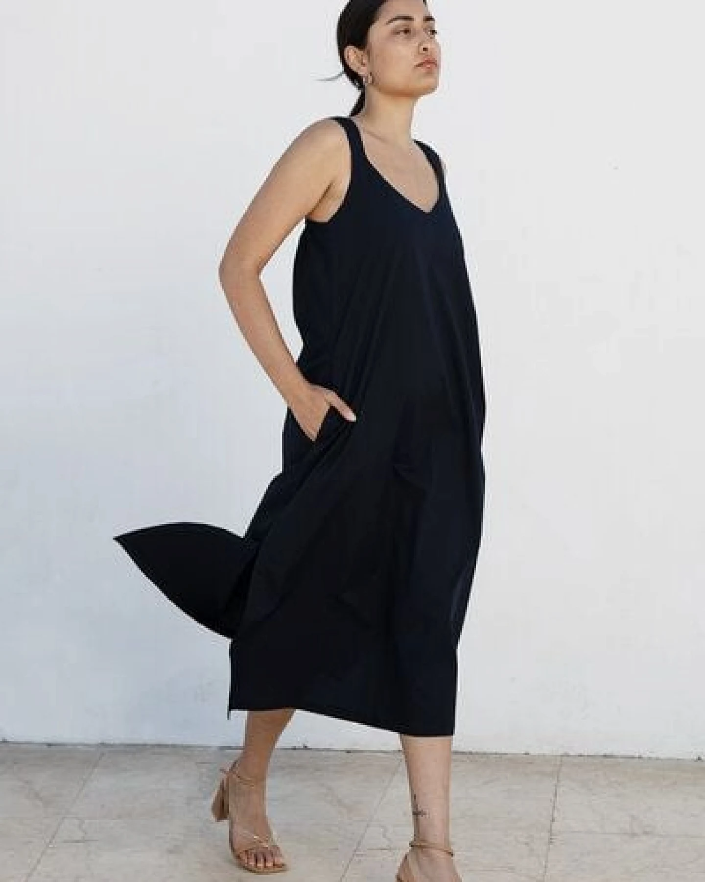 Studio Hertzberg DUNKELBLAUES MAXIKLEID "O-TERRE" AUS BIO BAUMWOLLE – Ansicht 4
