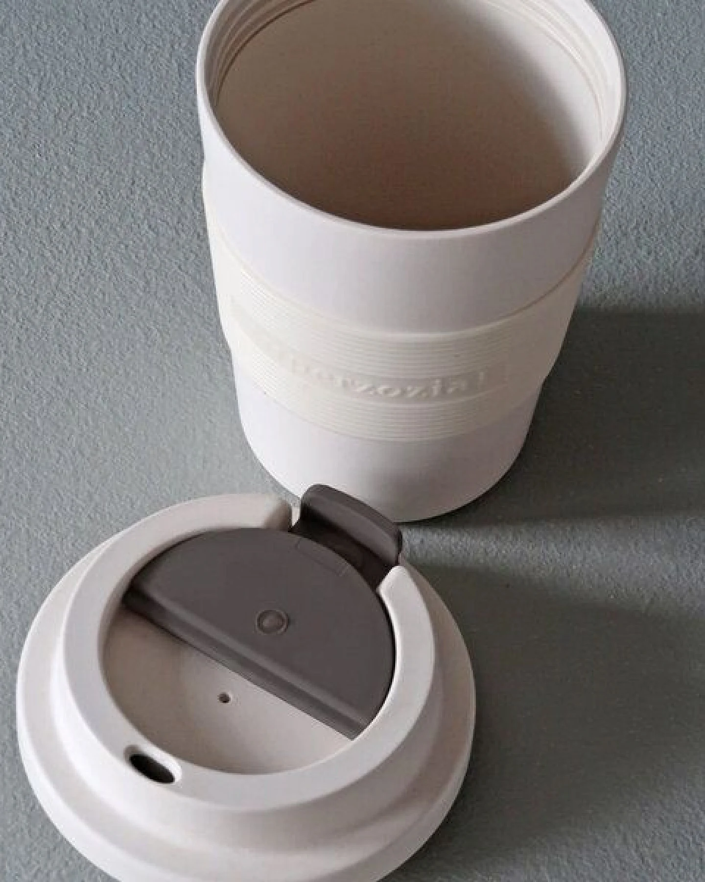 Zuperzozial Coffee to-go Becher aus nachwachsenden Rohstoffen – Ansicht 3