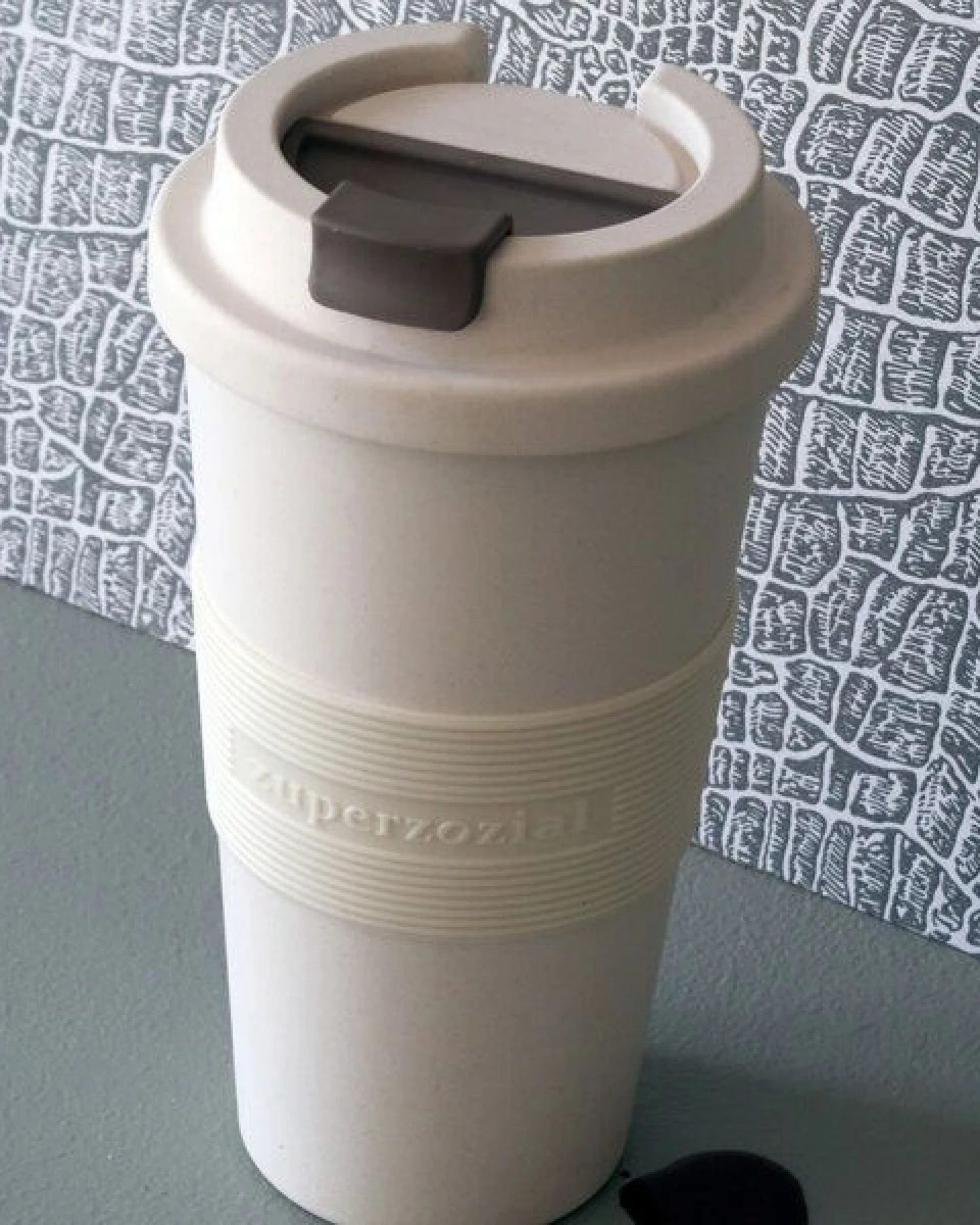 Zuperzozial Coffee to-go Becher aus nachwachsenden Rohstoffen – Ansicht 2