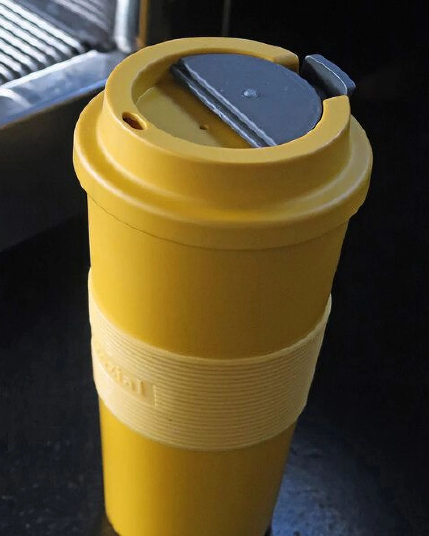 Zuperzozial Coffee to-go Becher aus nachwachsenden Rohstoffen – Ansicht 2