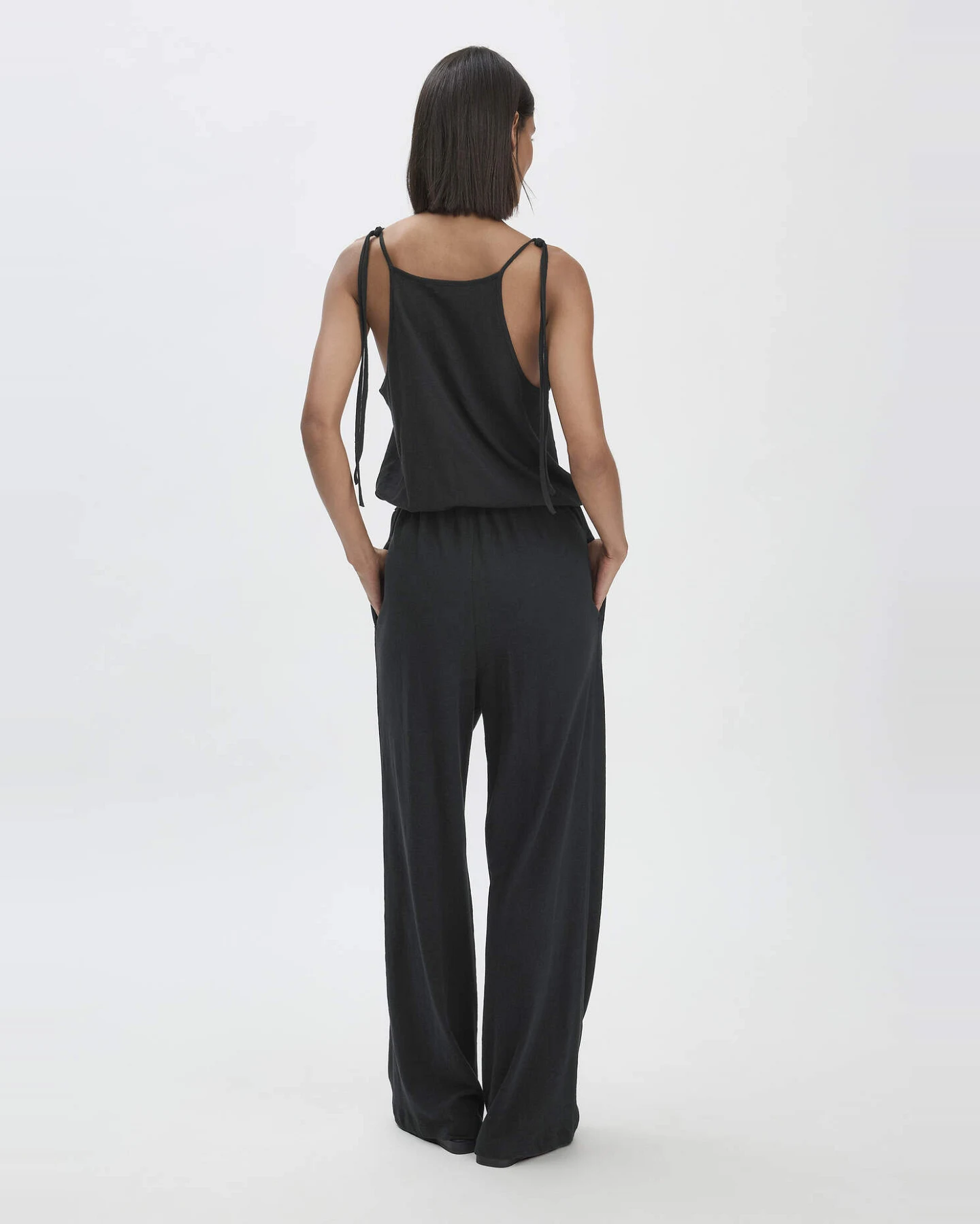 hessnatur Damen Jersey Jumpsuit Relaxed aus Leinen und Bio-Baumwolle - schwarz - Größe 46 – Ansicht 2