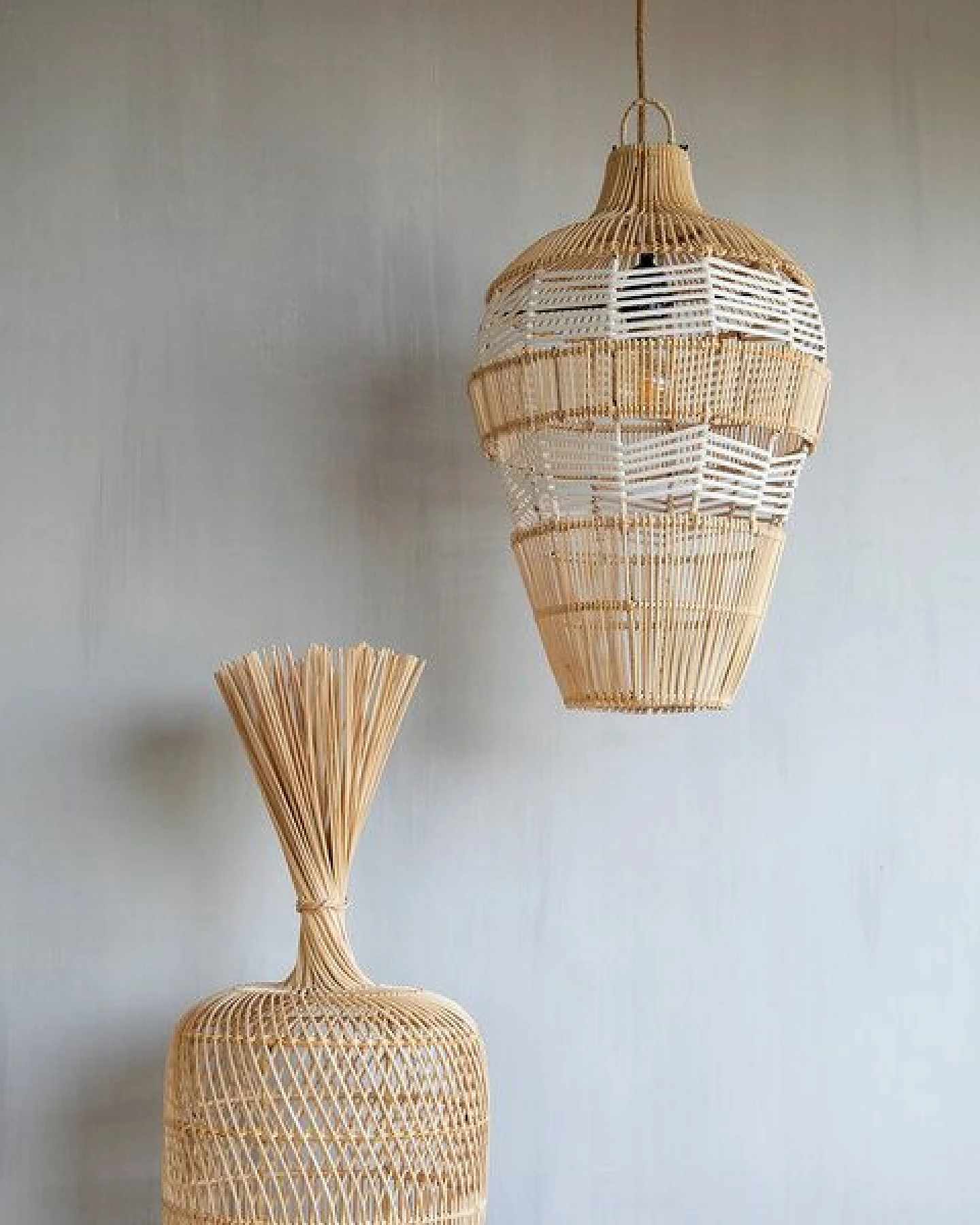 Bazar Bizar The Vase Pendelleuchte Ø 35 cm aus natürlichem Rattan – Ansicht 2