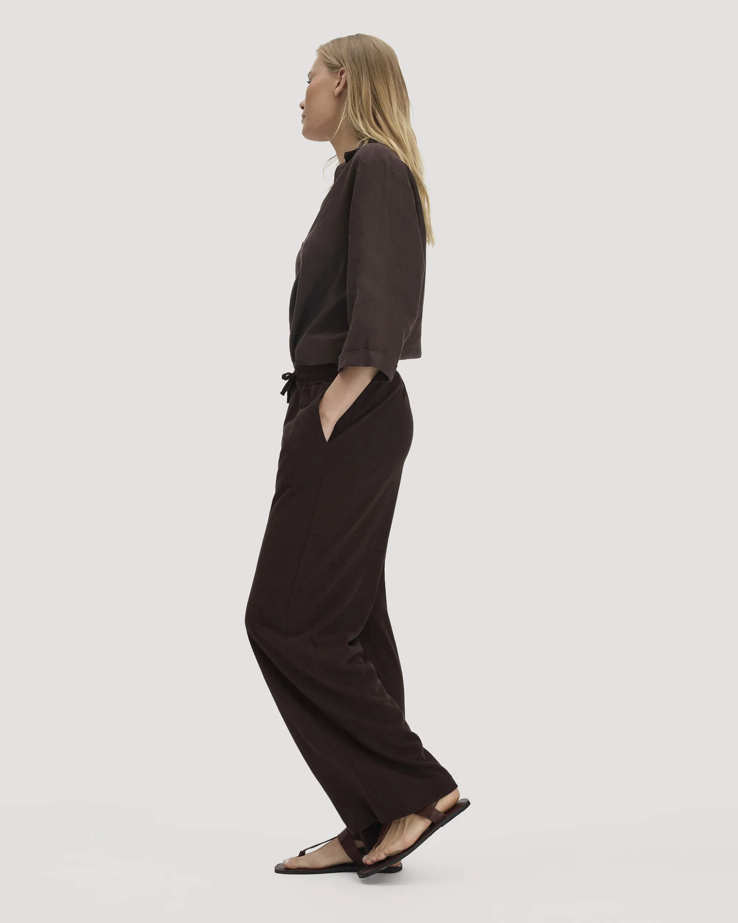 hessnatur Damen Jersey Hose Wide Leg Relaxed aus Leinen und Bio-Baumwolle - braun - Größe 40 – Ansicht 4