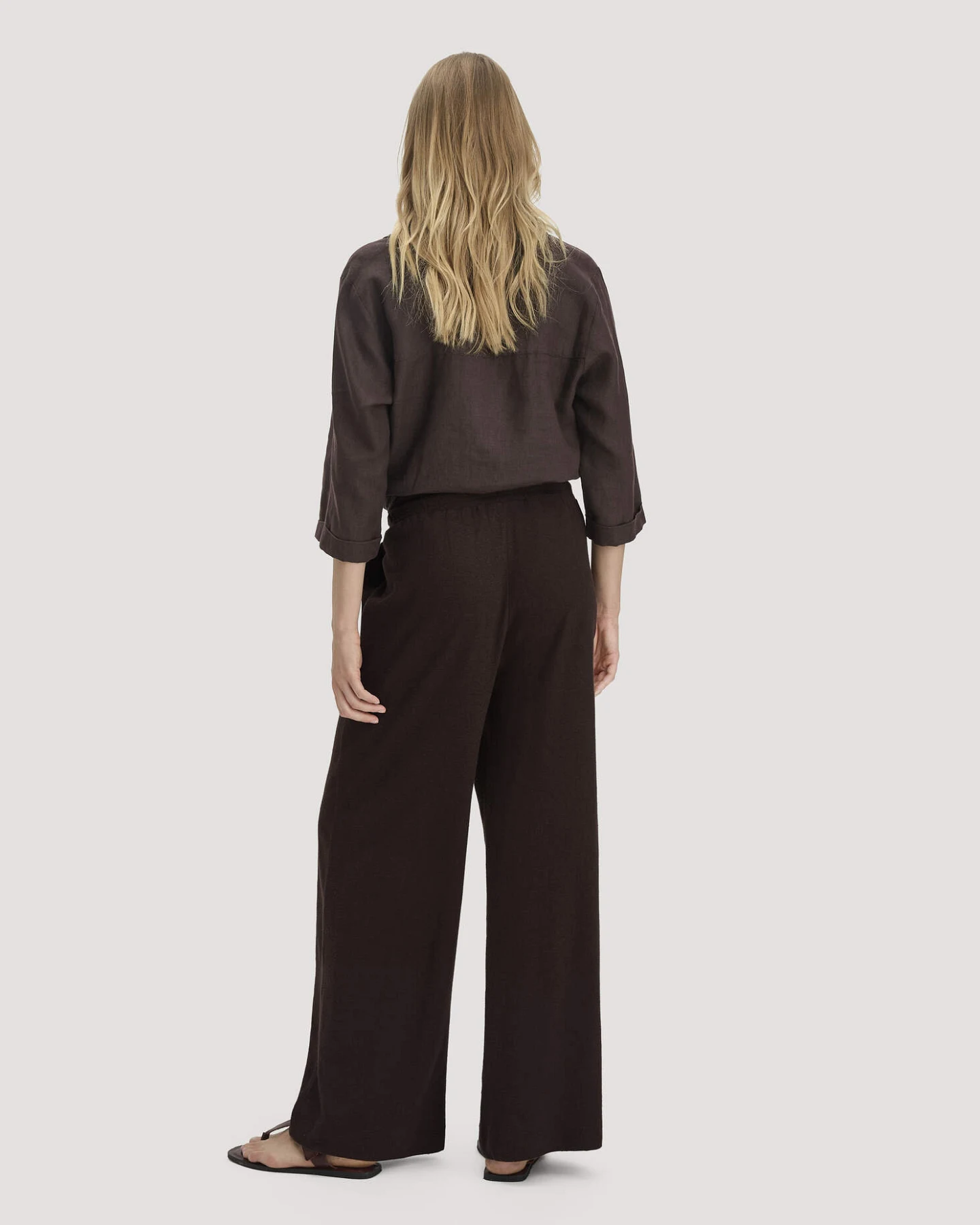 hessnatur Damen Jersey Hose Wide Leg Relaxed aus Leinen und Bio-Baumwolle - braun - Größe 46 – Ansicht 2