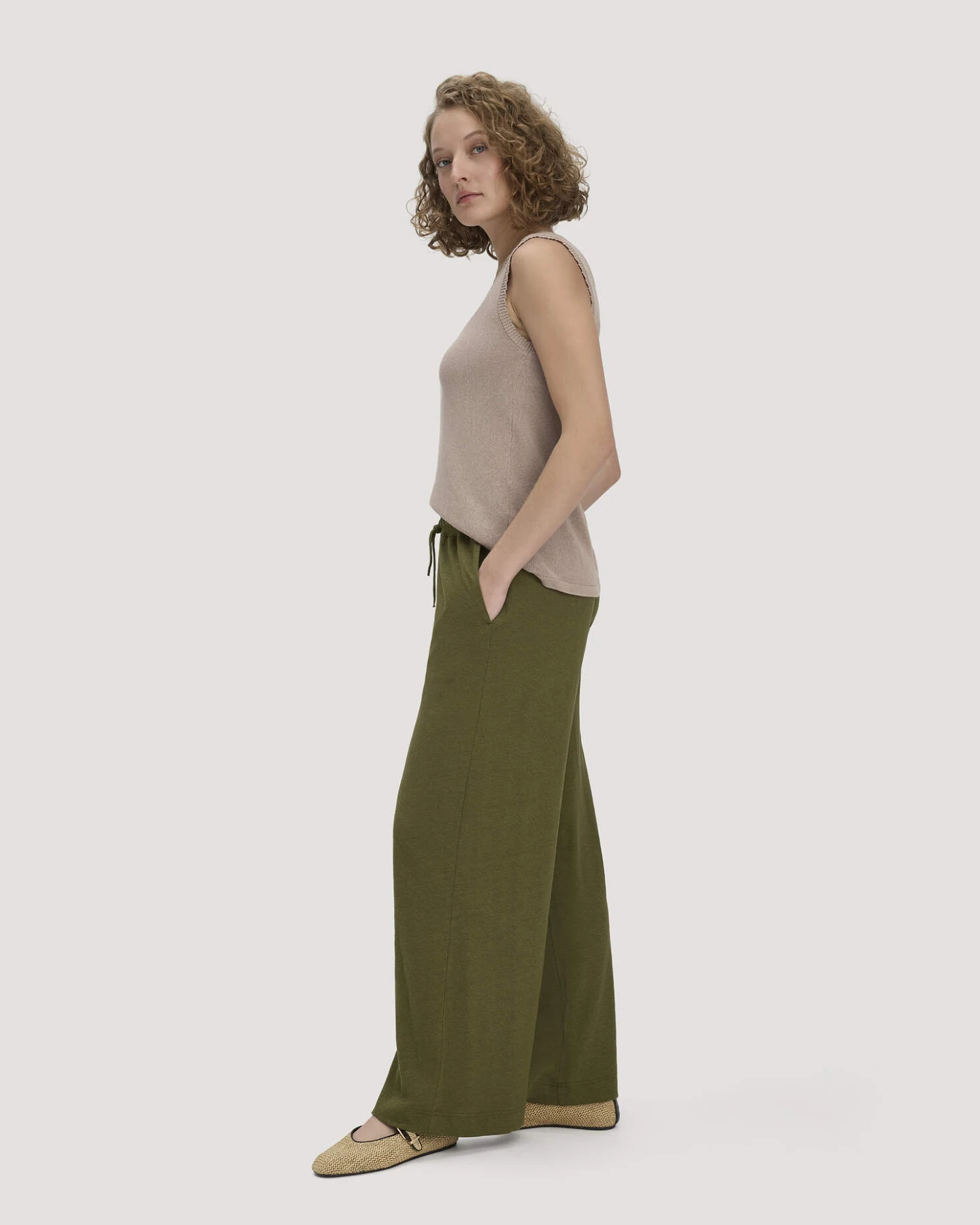 hessnatur Damen Jersey Hose Wide Leg Relaxed aus Leinen und Bio-Baumwolle - grün - Größe 44 – Ansicht 4