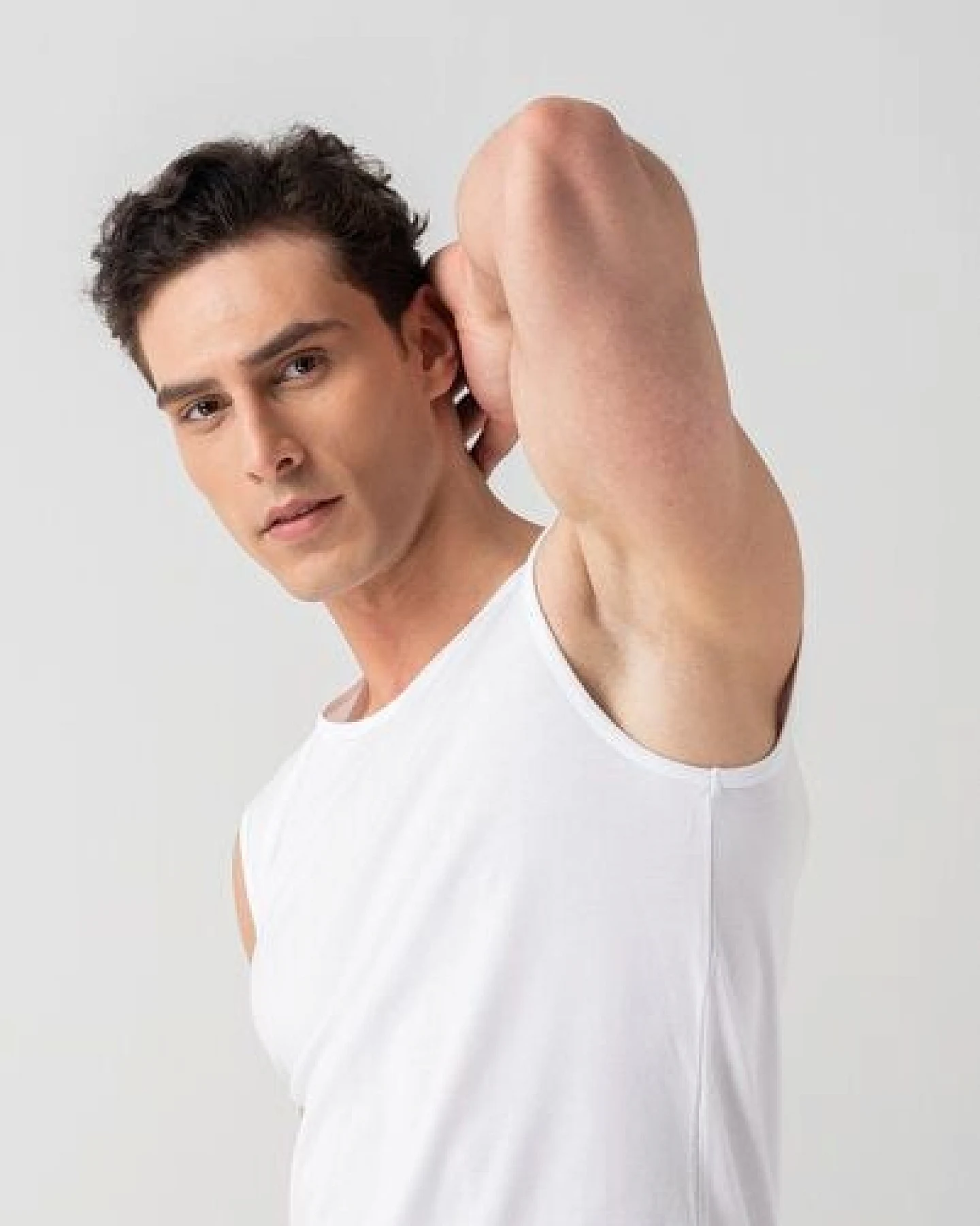 Burnell & Son Unterhemd Herren 3er Pack Ärmellos mit Rundhals - Feinripp Extra Lang, Slim Fit – Ansicht 3
