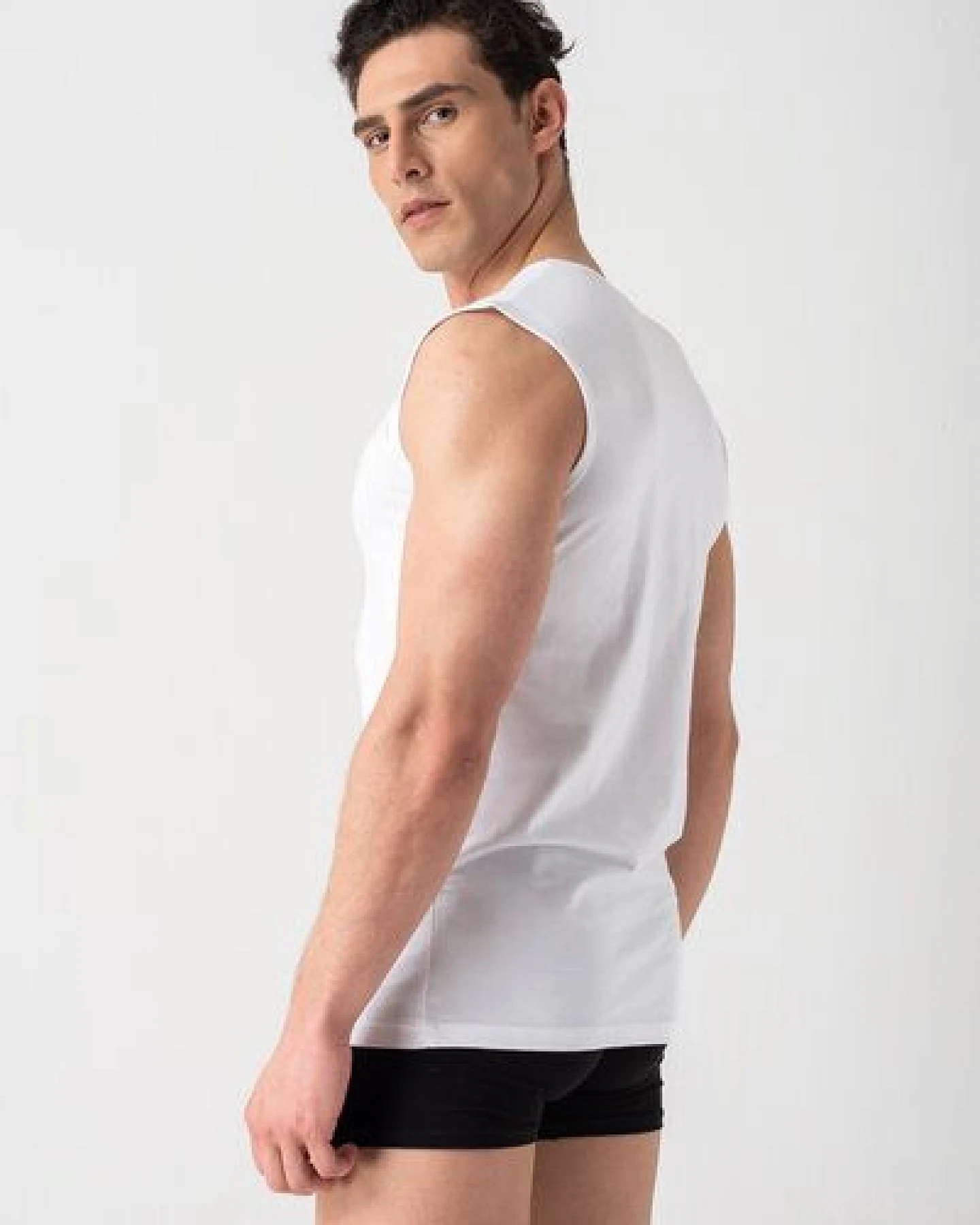 Burnell & Son Unterhemd Herren 3er Pack Ärmellos mit Rundhals - Feinripp Extra Lang, Slim Fit – Ansicht 2