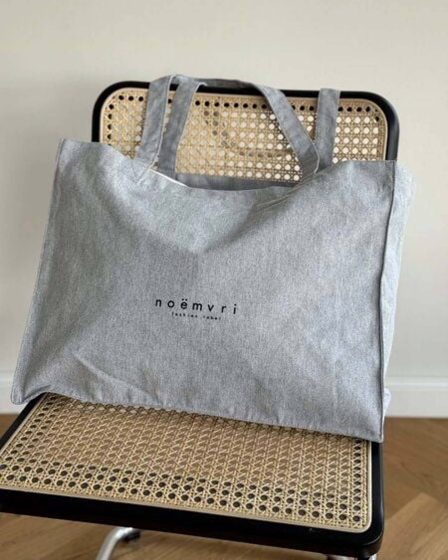 noemvri fashion label Logo Tote Bag / Shopper – Ansicht 3