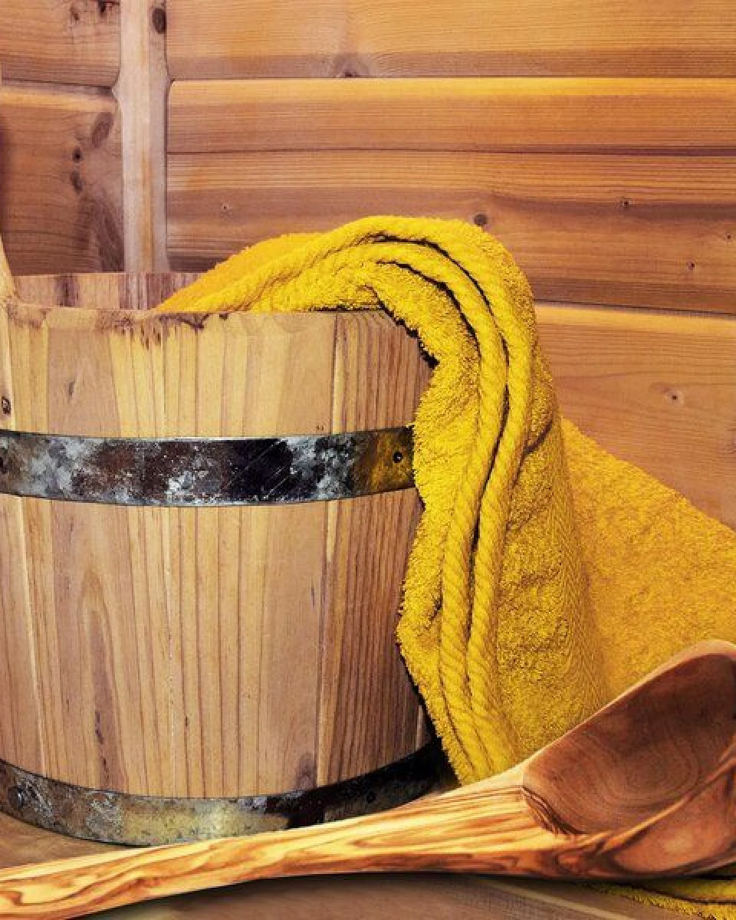 NATUREHOME Saunakelle Aufgußlöffel Olivenholz 25 oder 35 cm – Ansicht 2