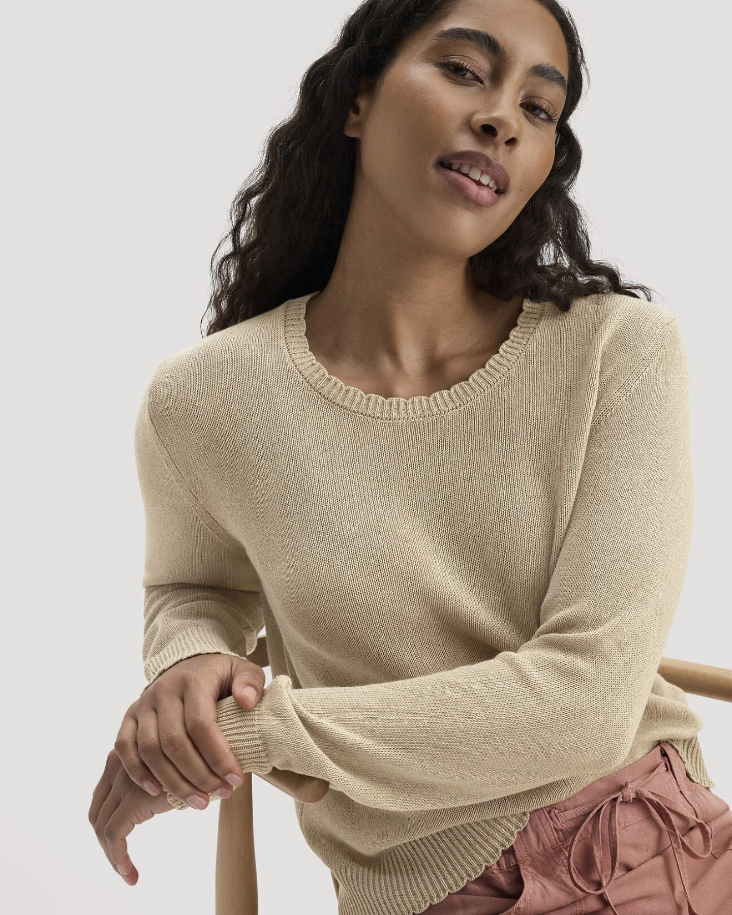 hessnatur Damen Strick Pullover Relaxed aus Leinen mit Bio-Baumwolle und LENZING™ ECOVERO - beige - Größe XS – Ansicht 4