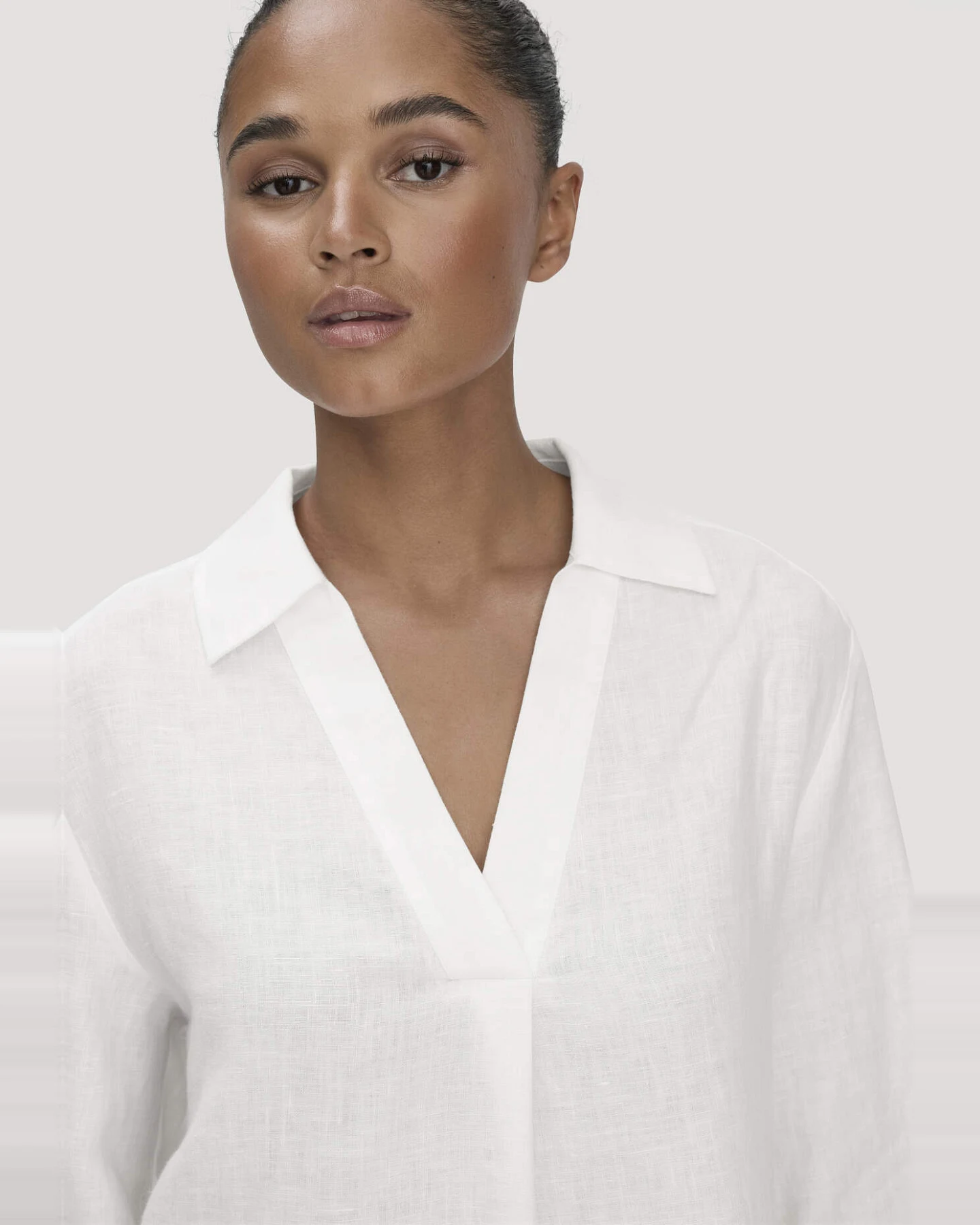 hessnatur Damen Bluse Relaxed aus Leinen - weiß - Größe 34 – Ansicht 4