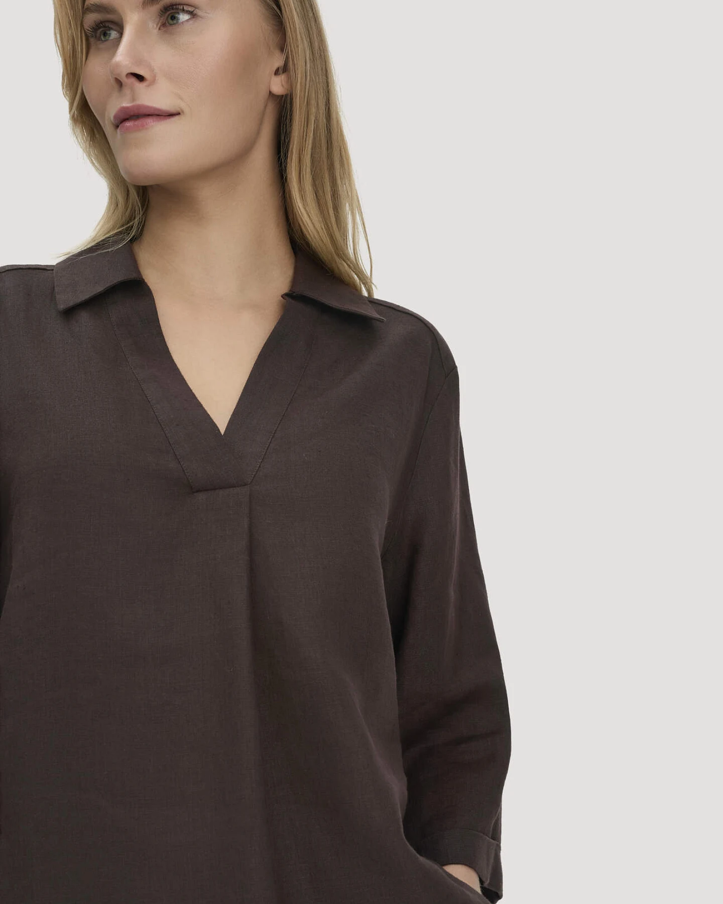 hessnatur Damen Bluse Relaxed aus Leinen - braun - Größe 36 – Ansicht 4