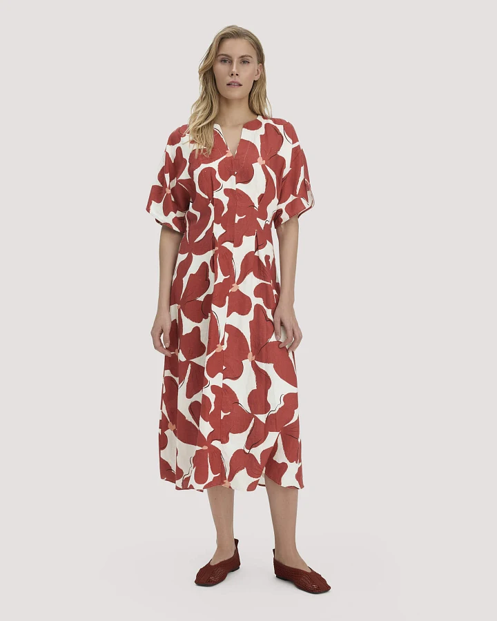 hessnatur Damen Kleid mit Taillierung Midi aus Leinen - braun - Größe 34