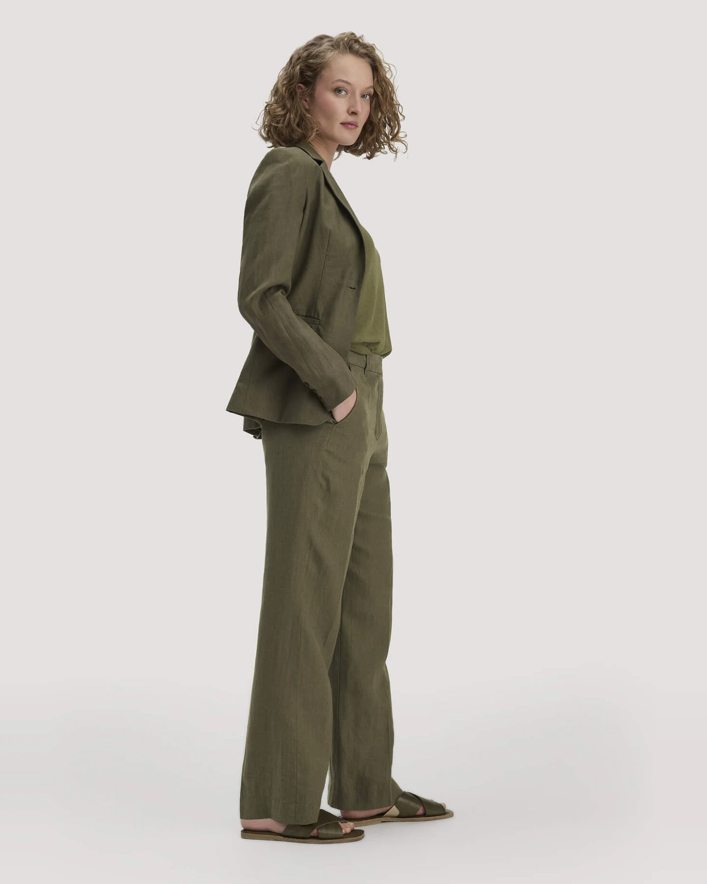 hessnatur Damen Hose Straight Leg aus Leinen - grün - Größe 34 – Ansicht 4