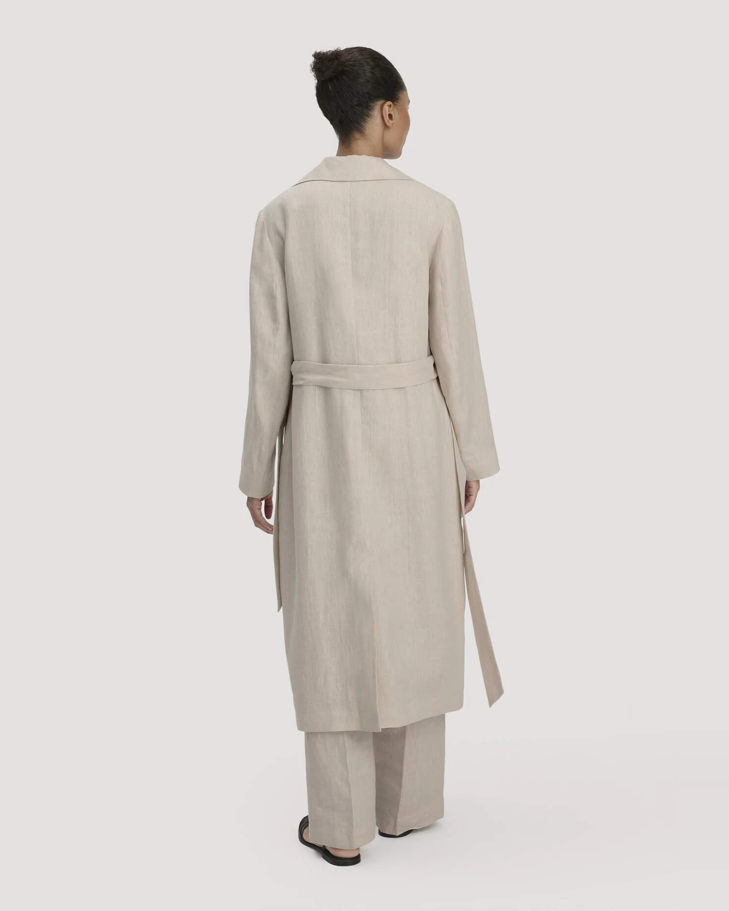 hessnatur Damen Mantel Regular aus Leinen - beige - Größe 34 – Ansicht 2