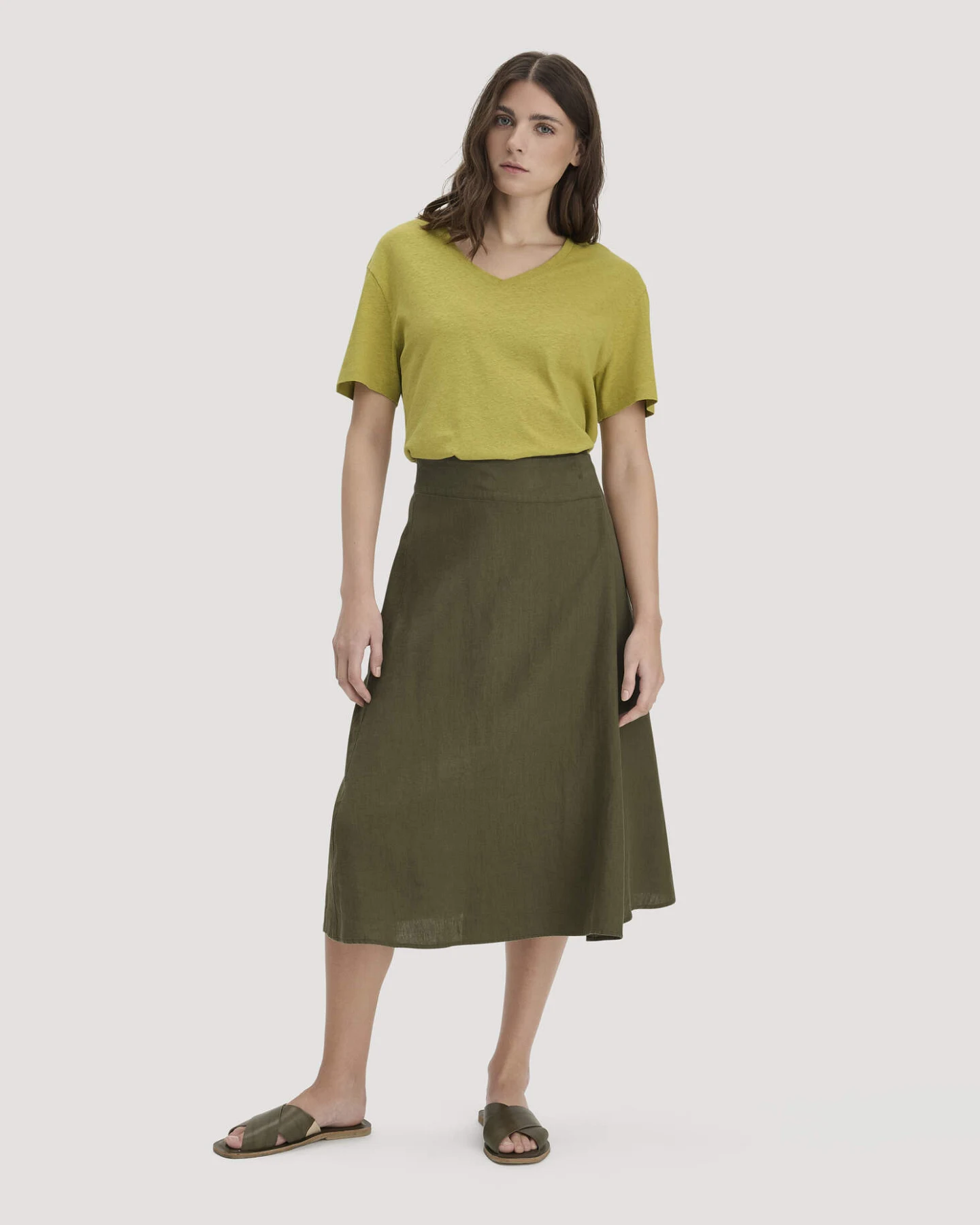 hessnatur Damen T-Shirt Oversize aus Leinen und Bio-Baumwolle - grün - Größe S – Ansicht 2