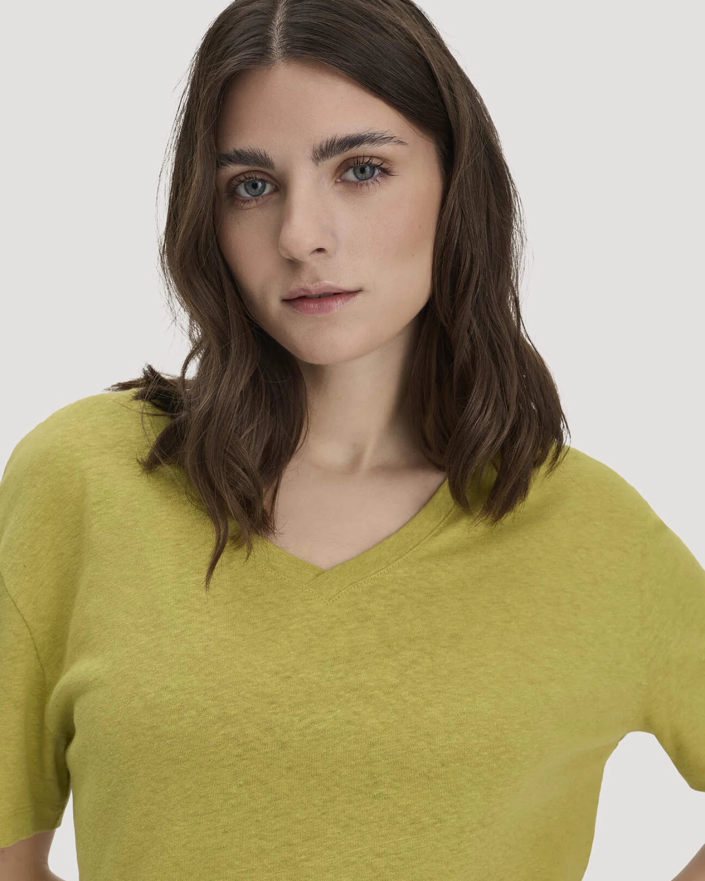 hessnatur Damen T-Shirt Oversize aus Leinen und Bio-Baumwolle - grün - Größe S – Ansicht 4