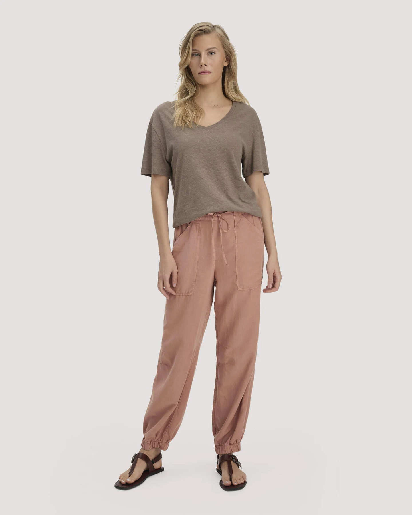 hessnatur Damen T-Shirt Oversize aus Leinen und Bio-Baumwolle - braun - Größe M – Ansicht 2