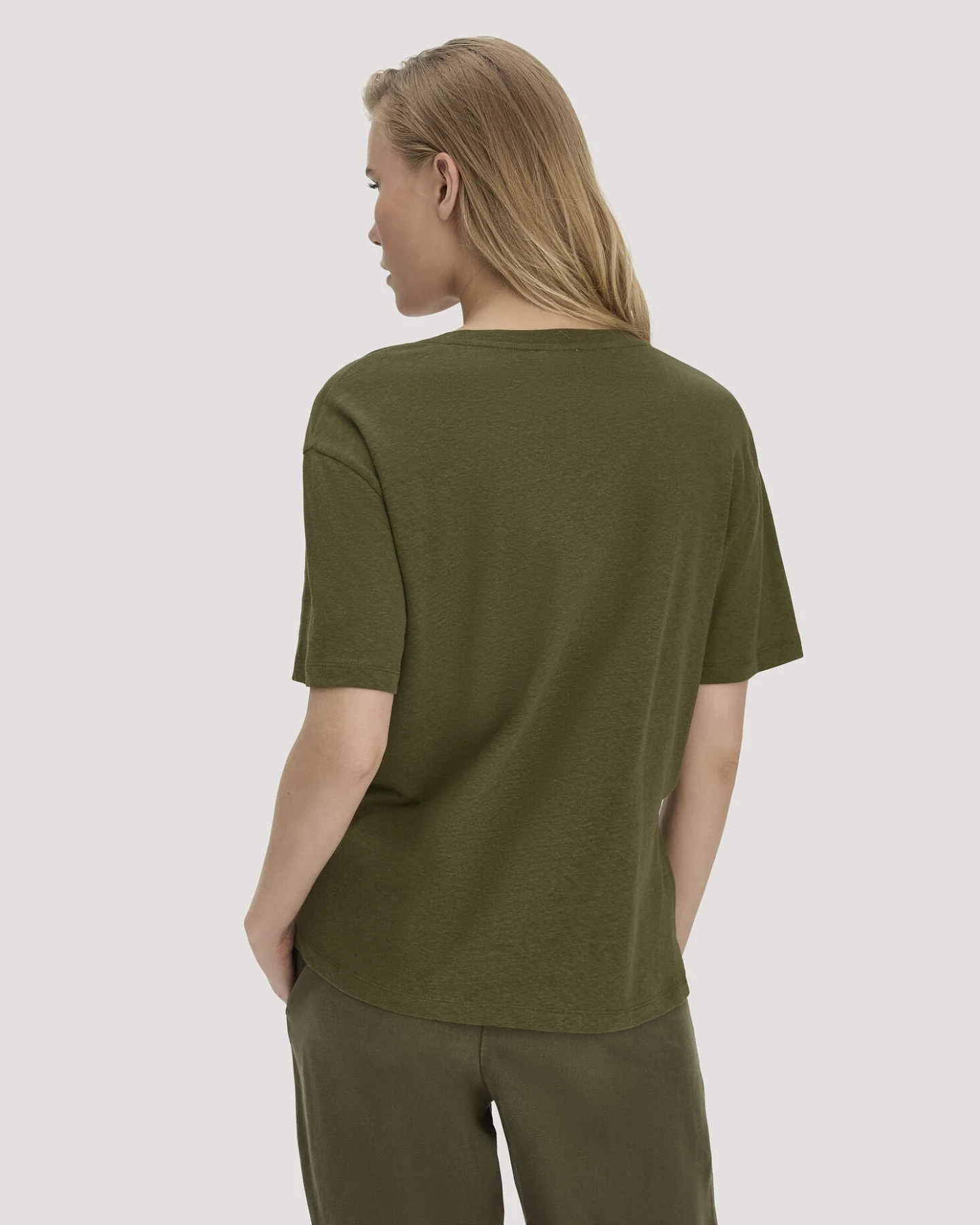 hessnatur Damen T-Shirt Oversize aus Leinen und Bio-Baumwolle - grün - Größe M – Ansicht 3