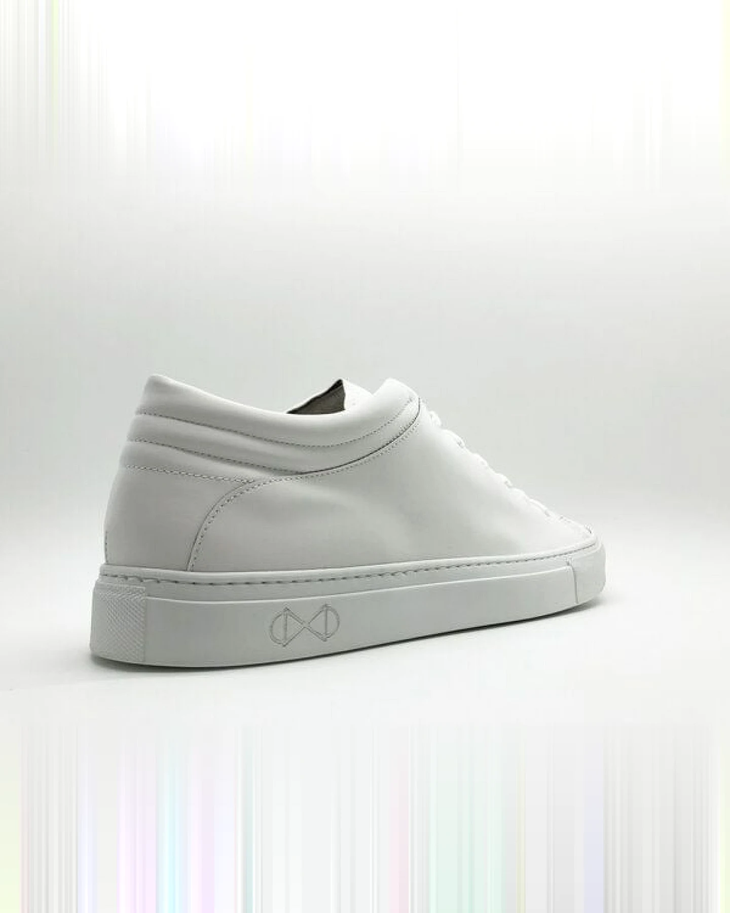 Veganer Sneaker aus Glas "nat-2 Sleek Low vegan white reflective" – Ansicht 4