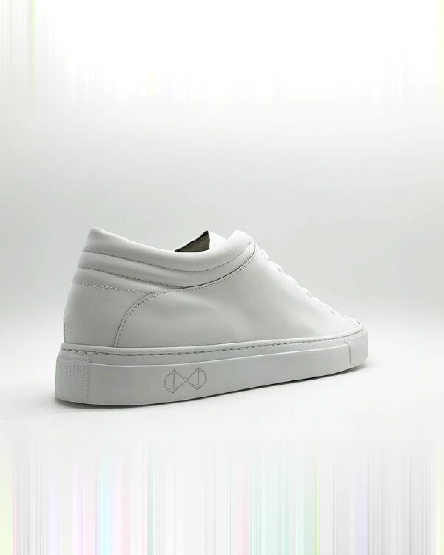 Veganer Sneaker aus Glas "nat-2 Sleek Low vegan white reflective" – Ansicht 4