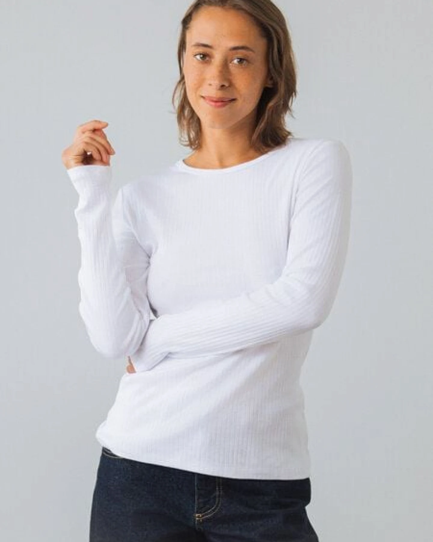 Honest Basics Damen Geripptes Langarmshirt aus Bio- und recycelter Baumwolle – Ansicht 3