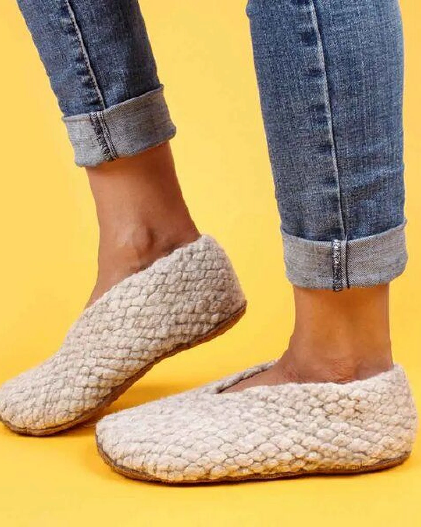 WoolFit Barfuß-Hausschuhe „Woolies“ – traditionell handgewebt aus Wolle für Damen – Ansicht 2