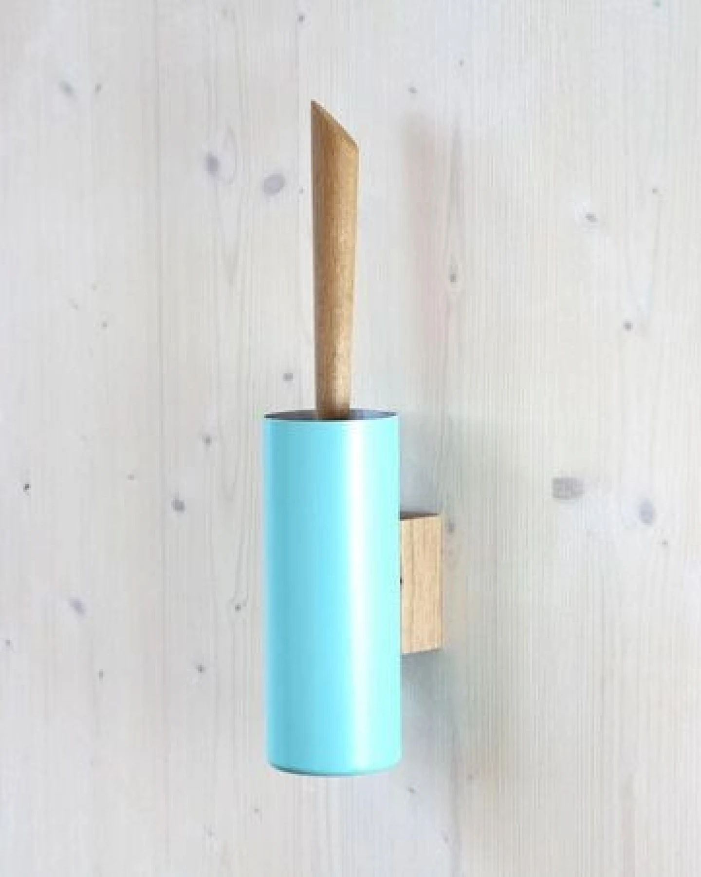 werkvoll by Lena Peter Holz Wand WC-Bürste FIRE – Ansicht 4