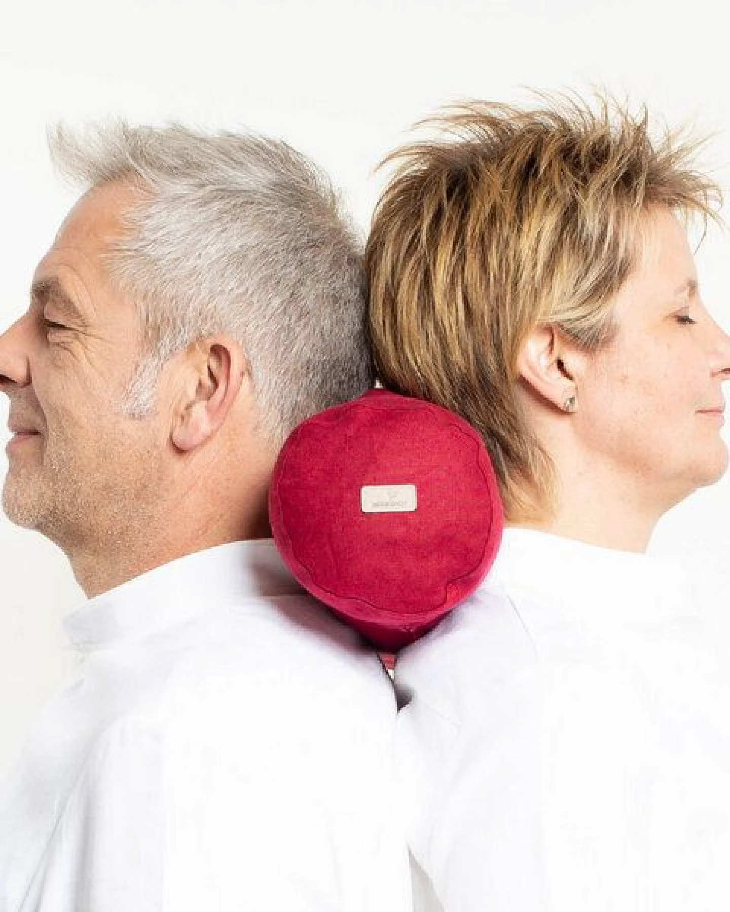 nahtur-design Nackenrolle mit Bezug aus 100% Leinen und Füllung mit Merinowolle oder Dinkelspelz – Ansicht 3