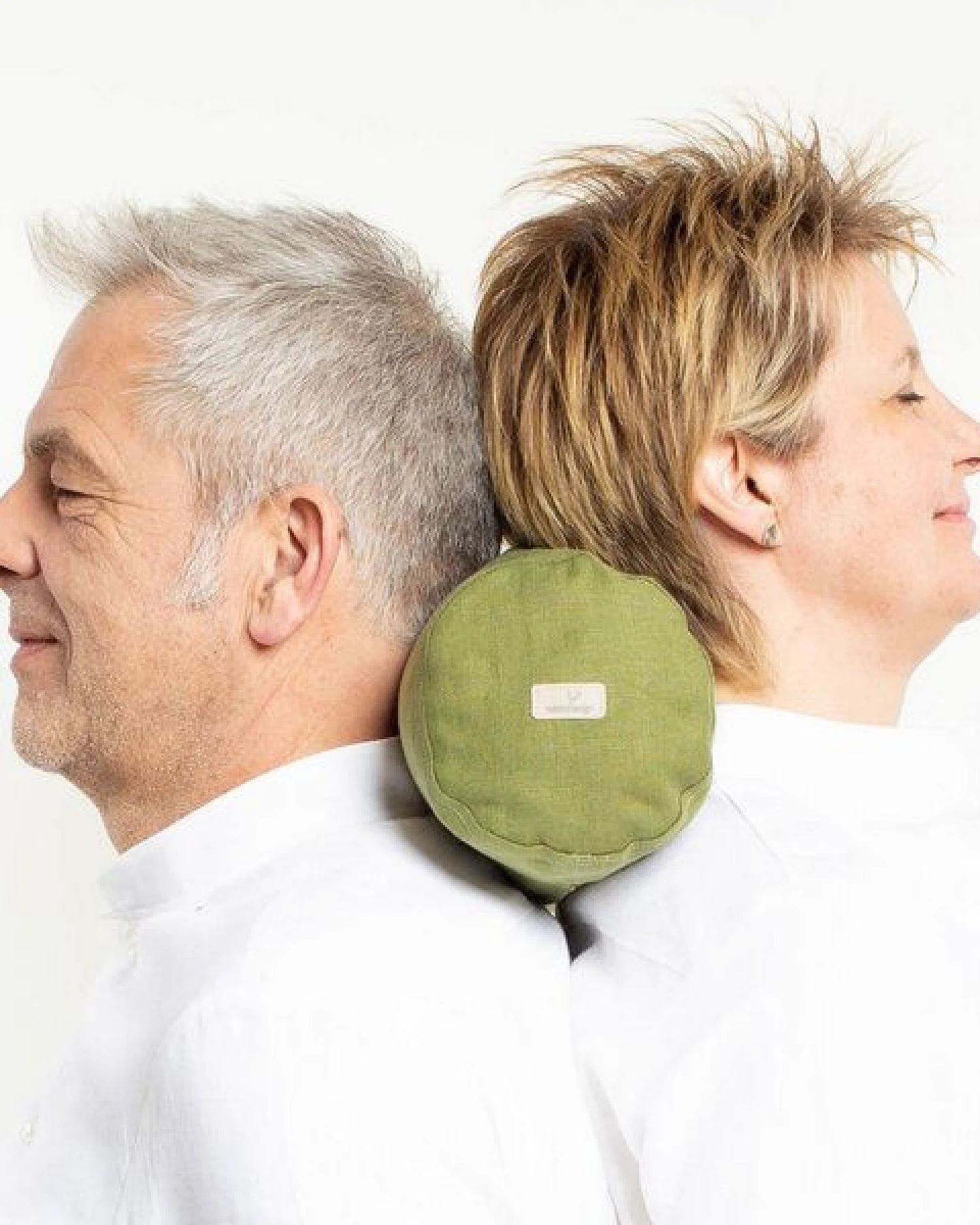 nahtur-design Nackenrolle mit Bezug aus 100% Leinen und Füllung mit Merinowolle oder Dinkelspelz – Ansicht 3
