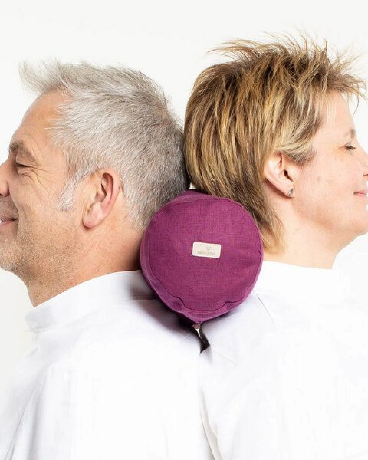 nahtur-design Nackenrolle mit Bezug aus 100% Leinen und Füllung mit Merinowolle oder Dinkelspelz – Ansicht 3