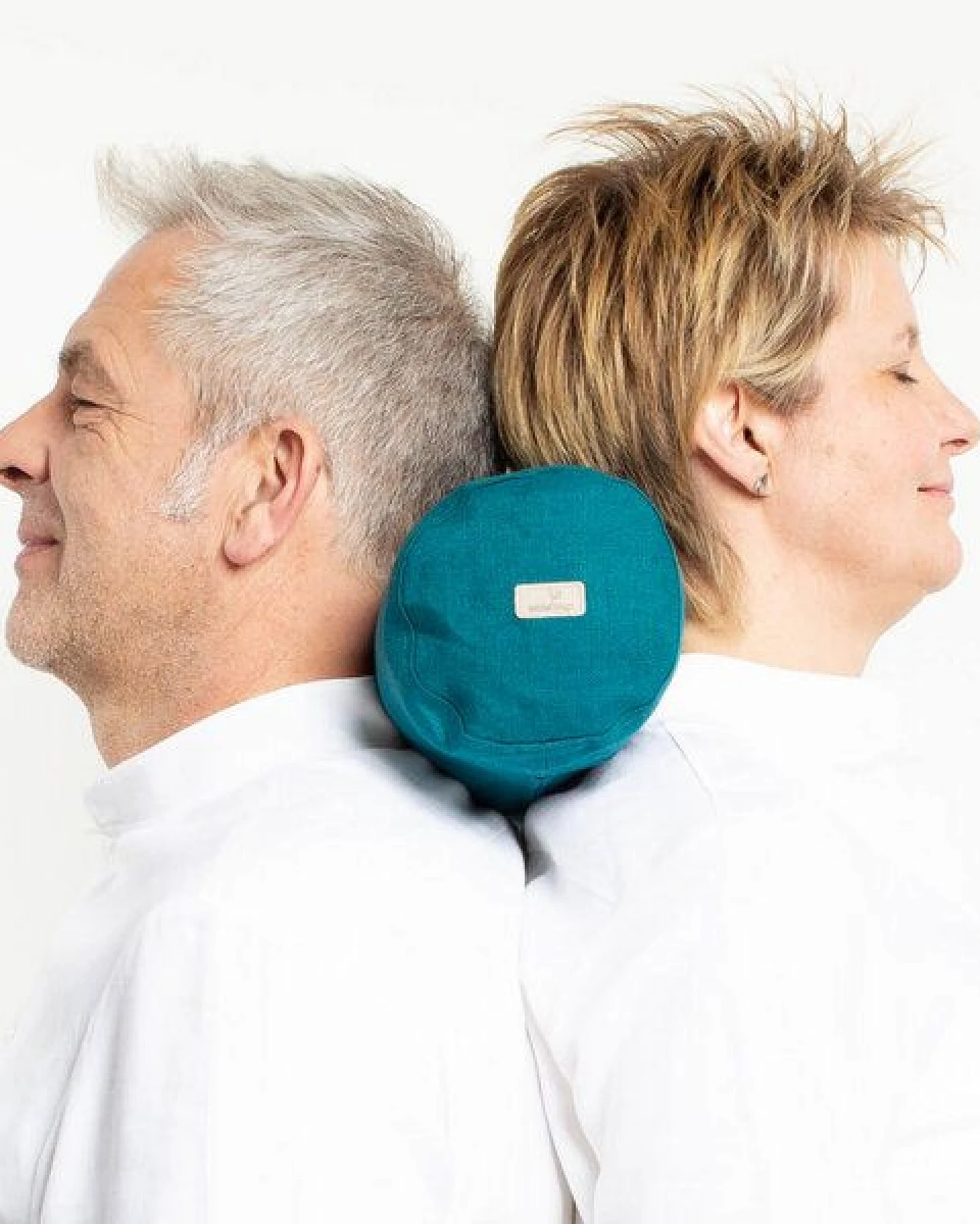 nahtur-design Nackenrolle mit Bezug aus 100% Leinen und Füllung mit Merinowolle oder Dinkelspelz – Ansicht 3