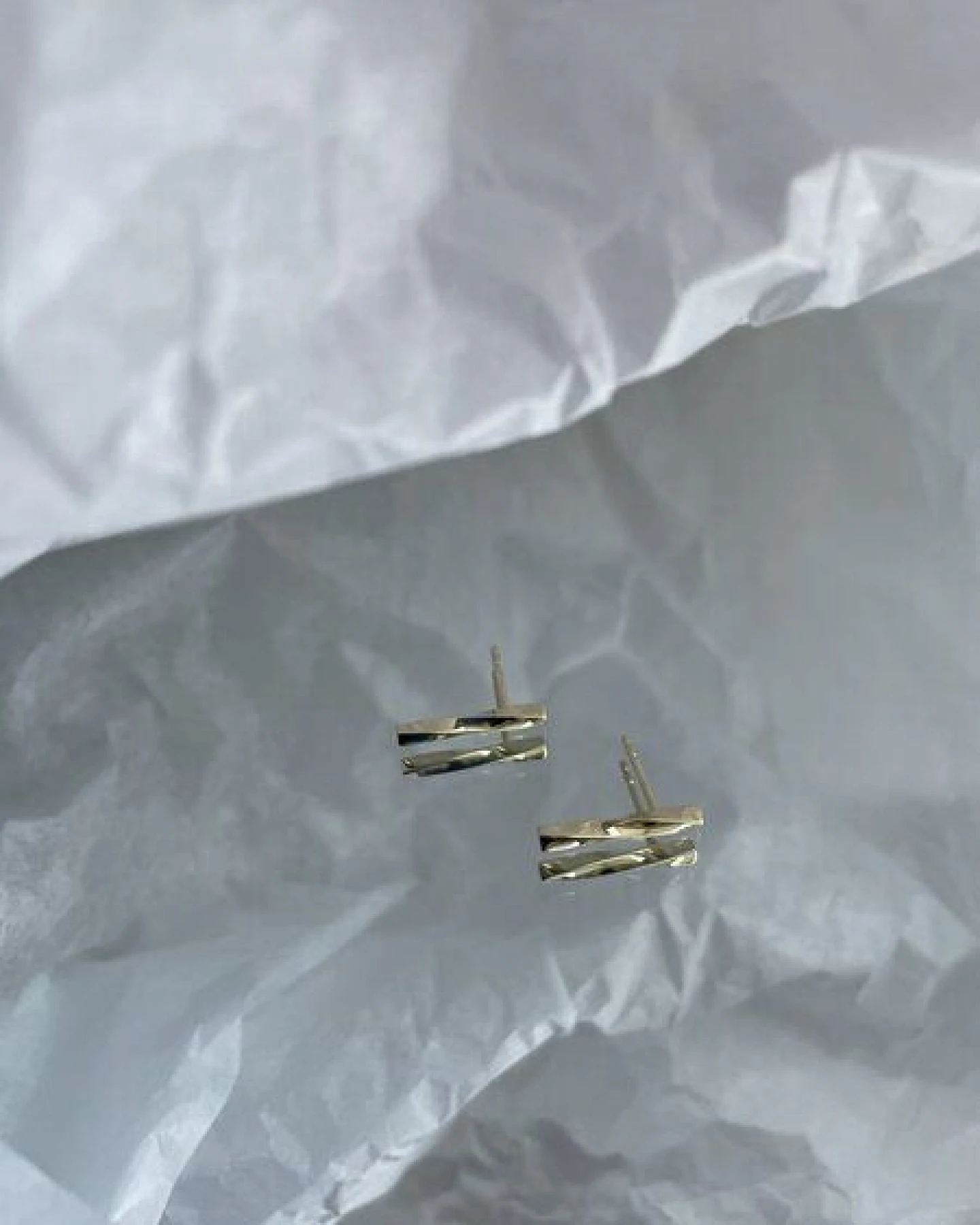 noemvri fashion label twisted Ohrstecker Hugo – Ansicht 3