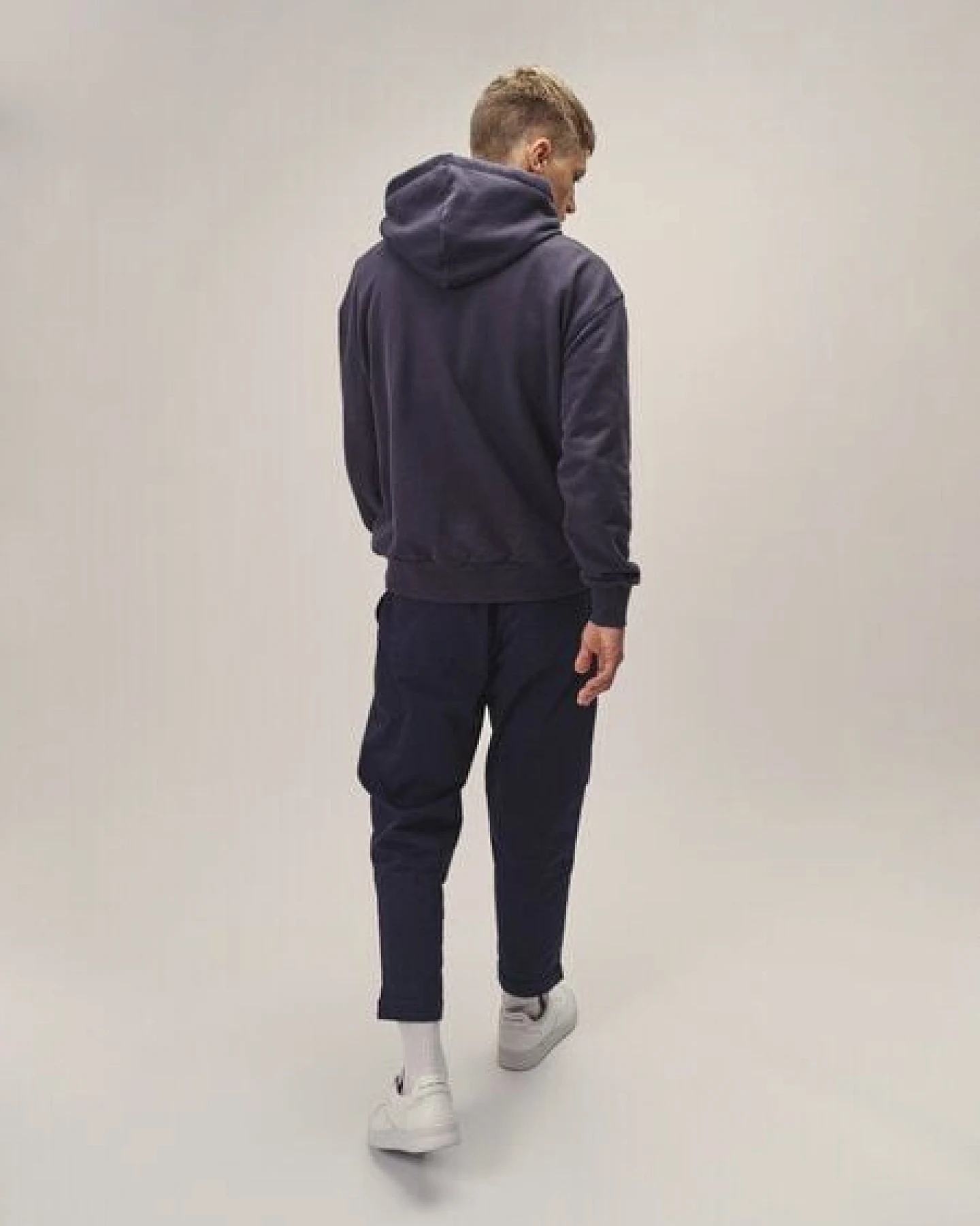 WOTE Oversized Hoodie Sweatshirt aus Bio-Baumwolle – Ansicht 2