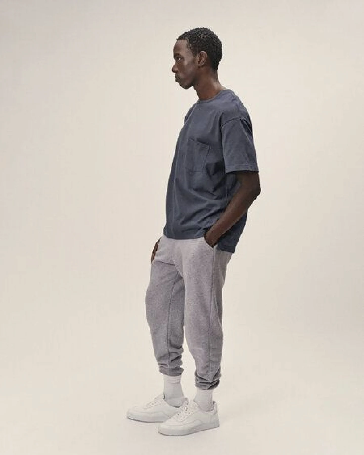 WOTE T-Shirt Oversized aus Bio-Baumwolle – Ansicht 2