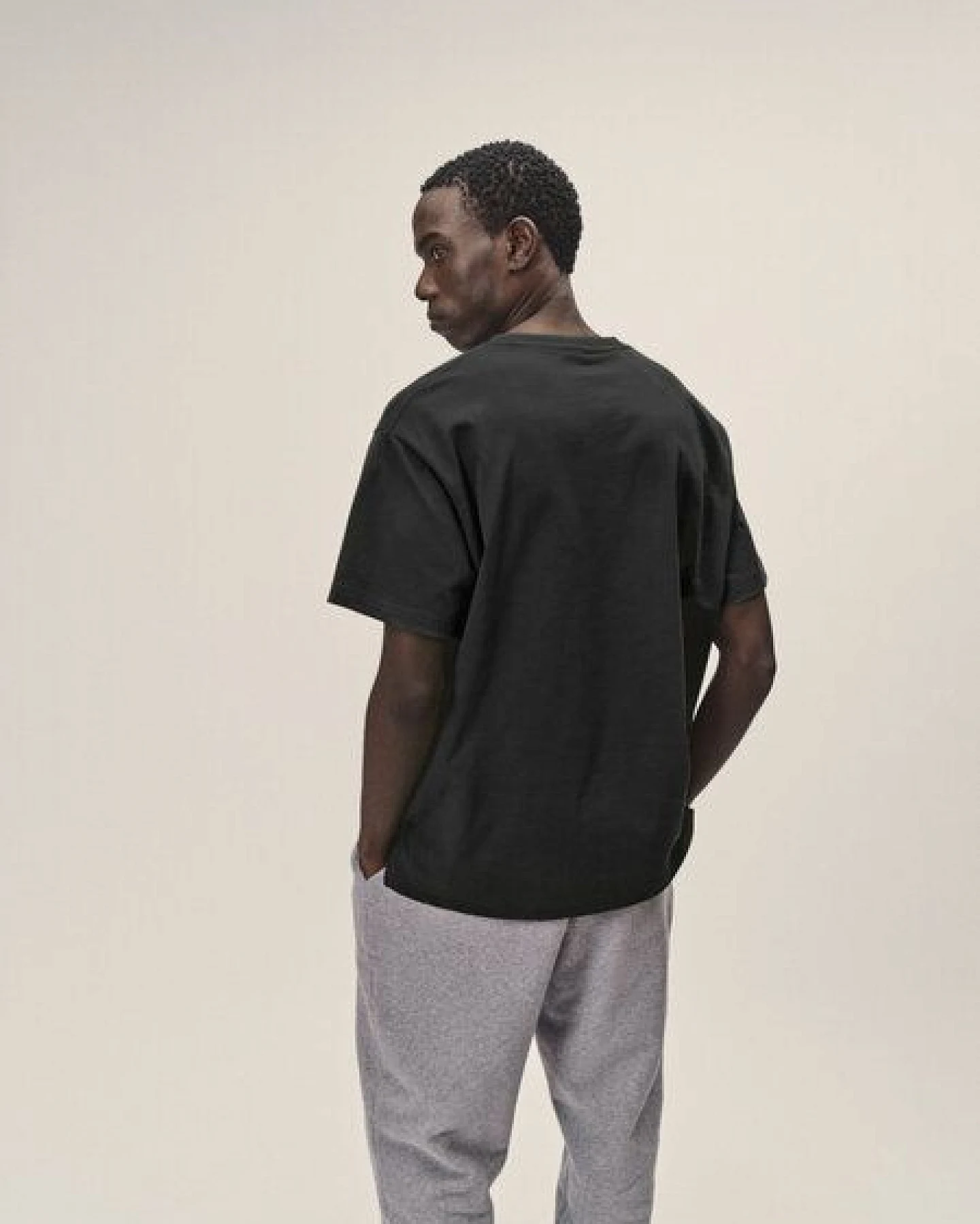WOTE T-Shirt Oversized aus Bio-Baumwolle – Ansicht 2