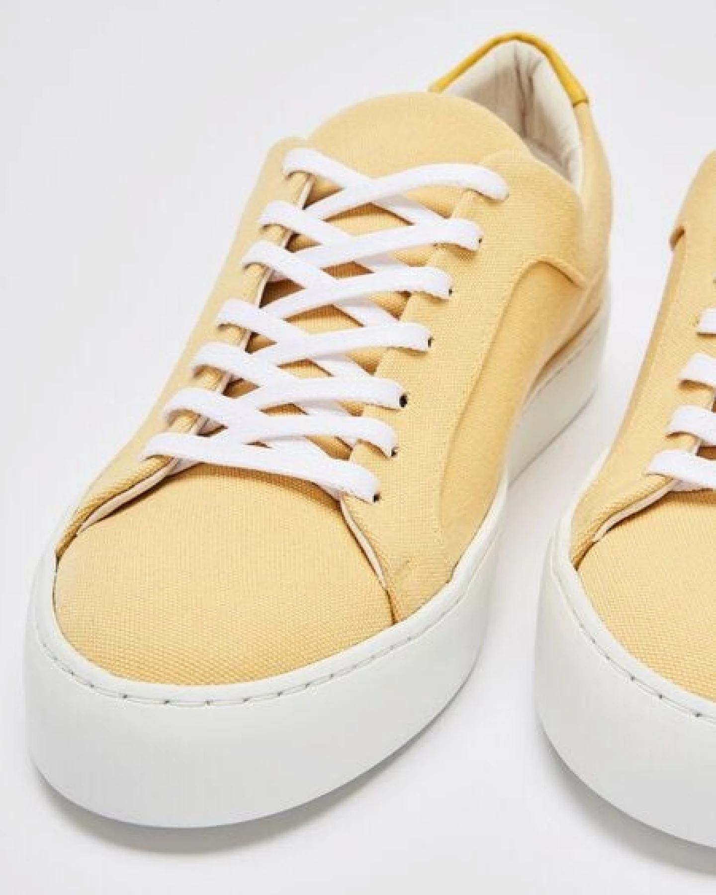 NINE TO FIVE #gràcia - minimalistischer Allround-Sneaker aus recyceltem Canvas – Ansicht 4