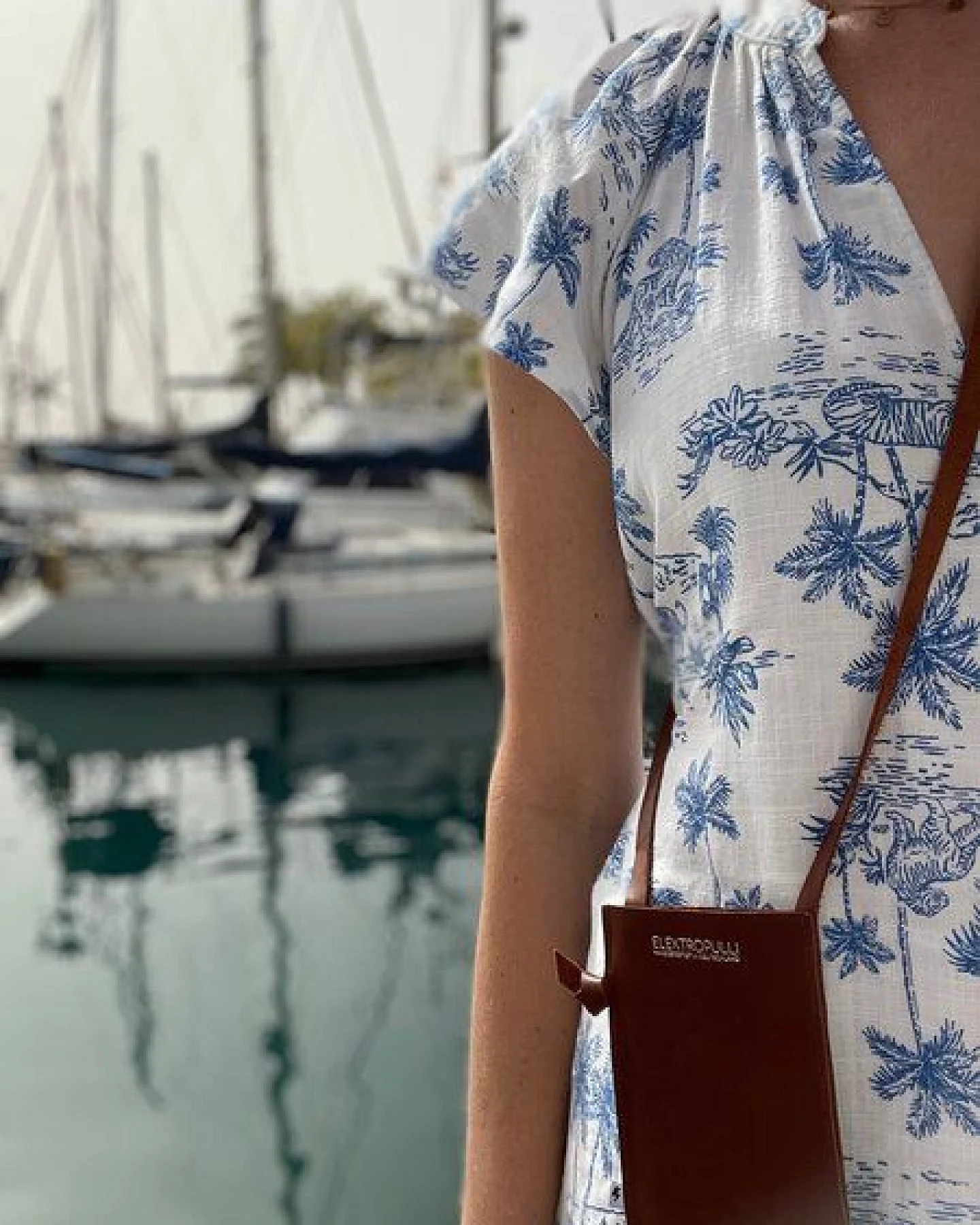 ELEKTROPULLI Handytasche KON aus Leder – Ansicht 4