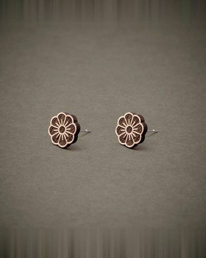 feinformart Ohrstecker / Ohrring aus Holz "Blüte" 9mm