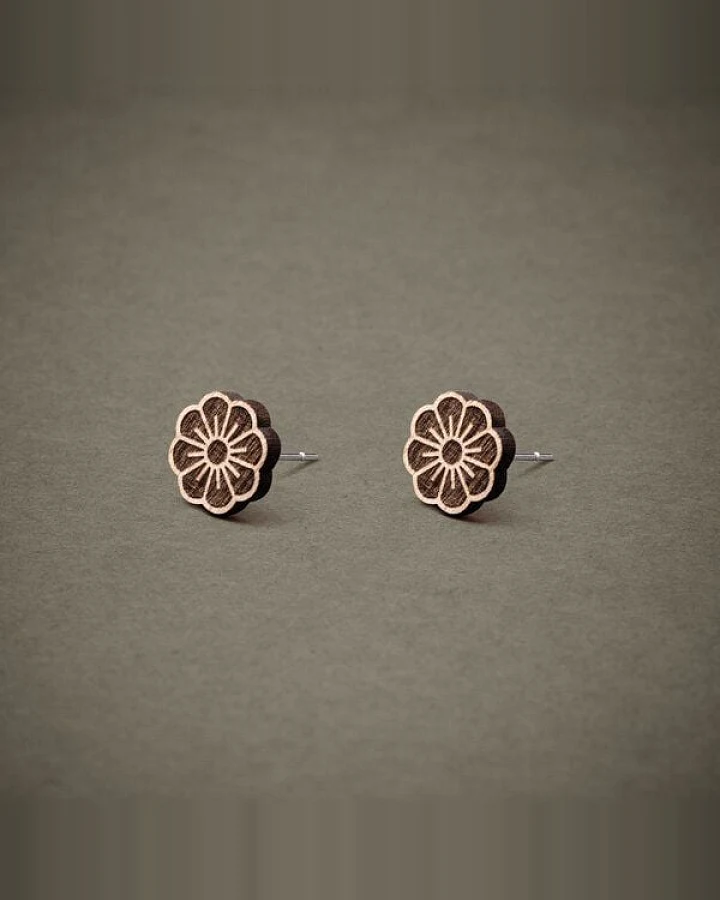 feinformart Ohrstecker / Ohrring aus Holz "Blüte" 9mm