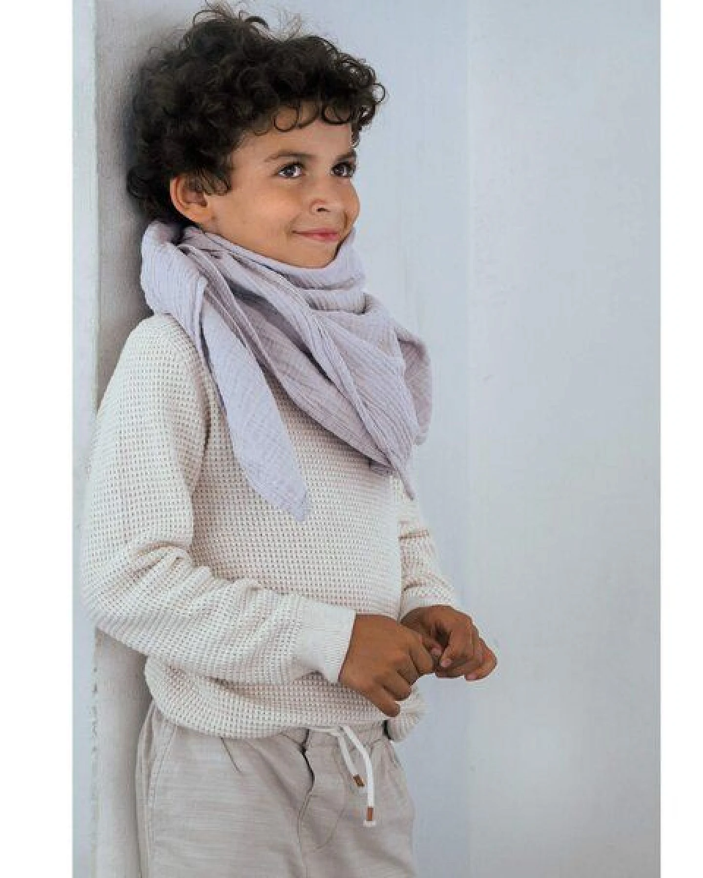 Hutch&Putch Musselin Halstuch - Schal - Dreieckstuch für Kinder (6-14 Jahre) aus 100% Bio-Baumwolle – Ansicht 3