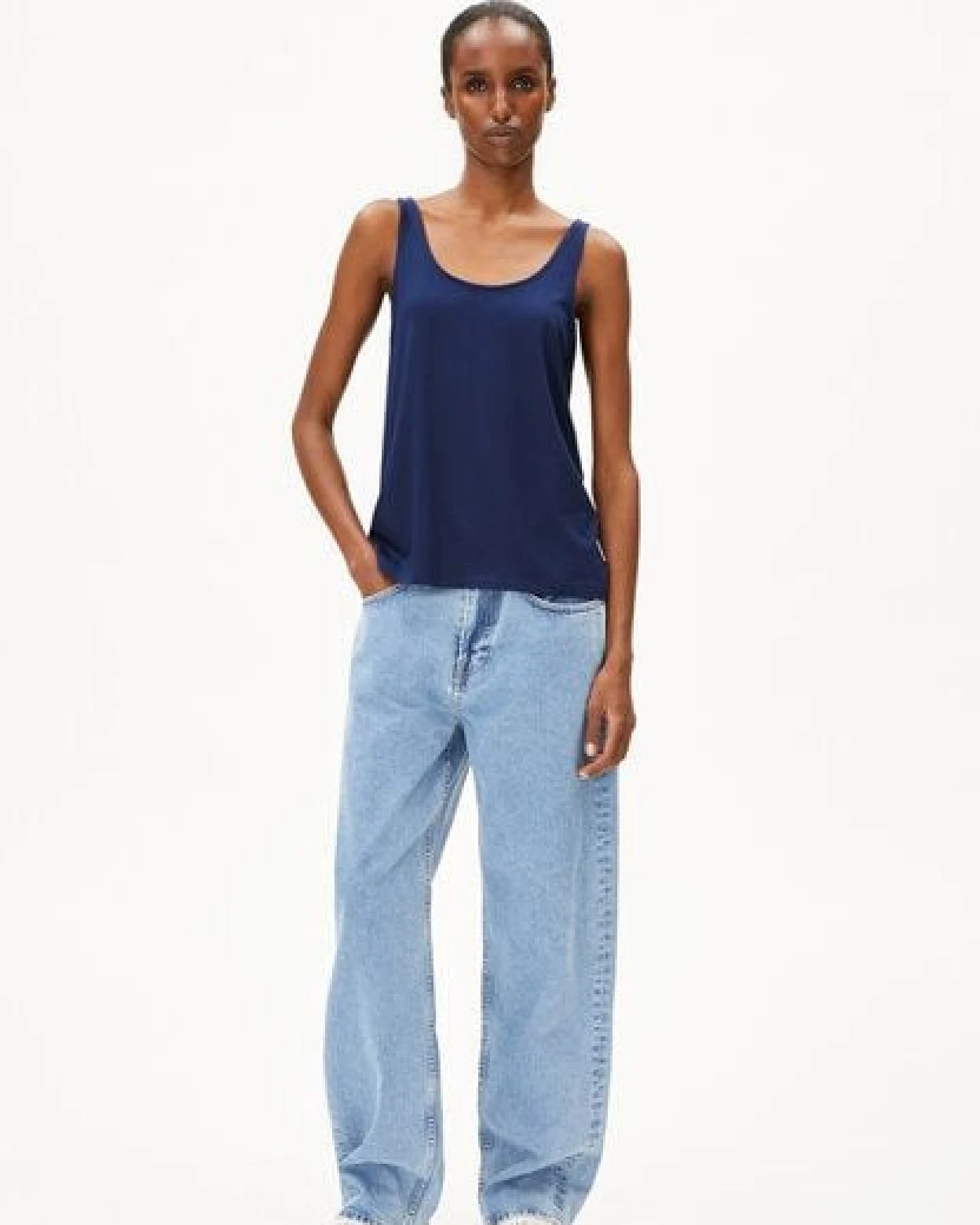ARMEDANGELS ASHRAANI SOLID Damen Top aus LENZING ECOVERO Viskose Mix – Ansicht 4
