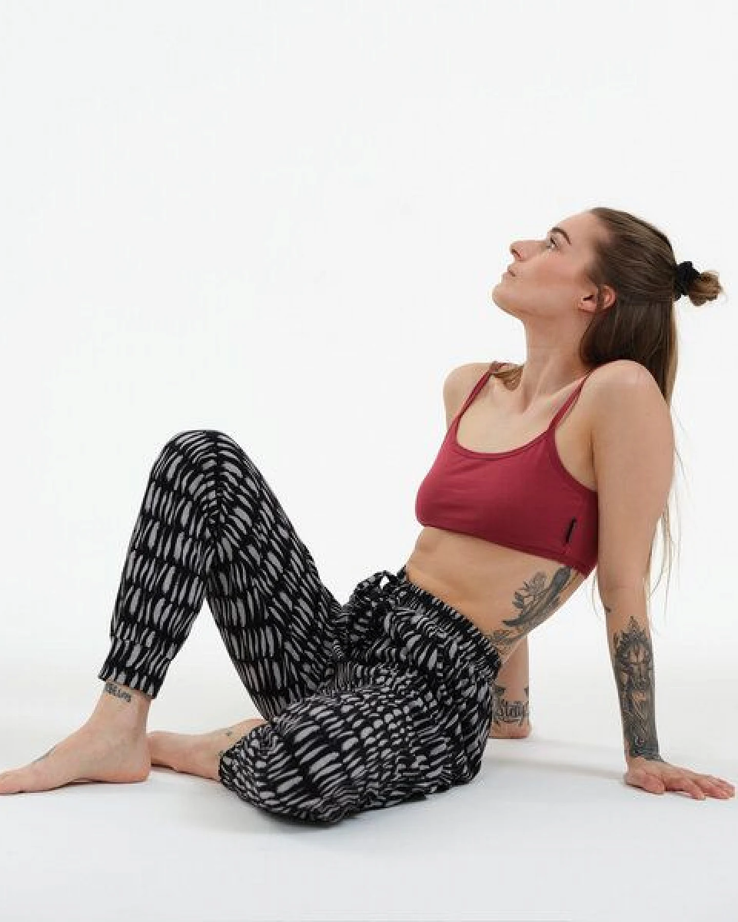 GARY MASH Joggpant Mary aus Biobaumwoll-Mix – Ansicht 3