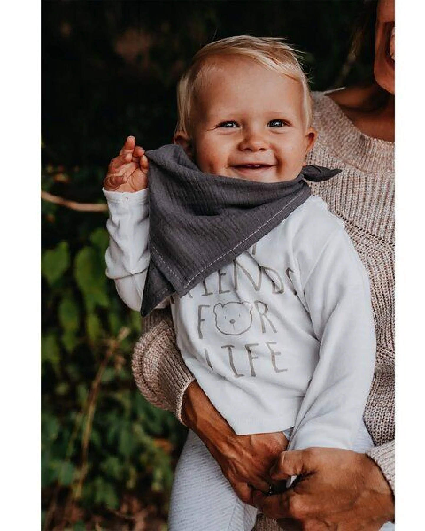 Hutch&Putch Musselin Halstuch - Dreieckstuch - Lätzchen - Schal für Baby (0-2 Jahre) aus 100% Bio-Baumwolle – Ansicht 2