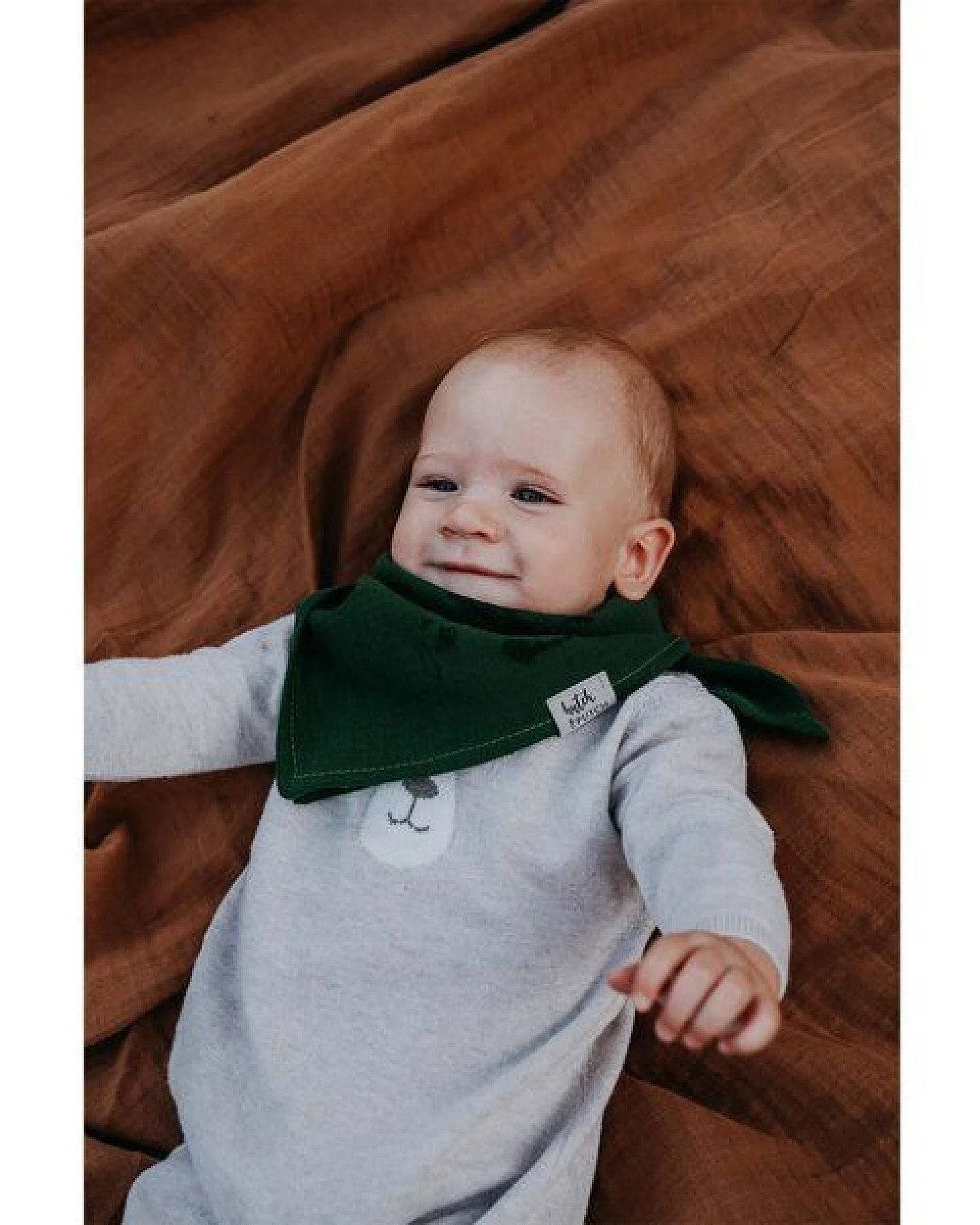 Hutch&Putch Musselin Halstuch - Dreieckstuch - Lätzchen - Schal für Baby (0-2 Jahre) aus 100% Bio-Baumwolle – Ansicht 2
