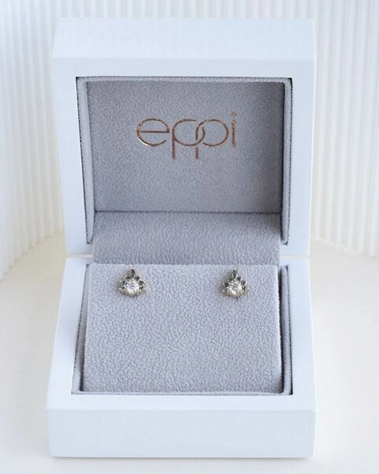 Eppi Ohrringe mit Moissaniten und Salt and Pepper Diamanten Kruno – Ansicht 3