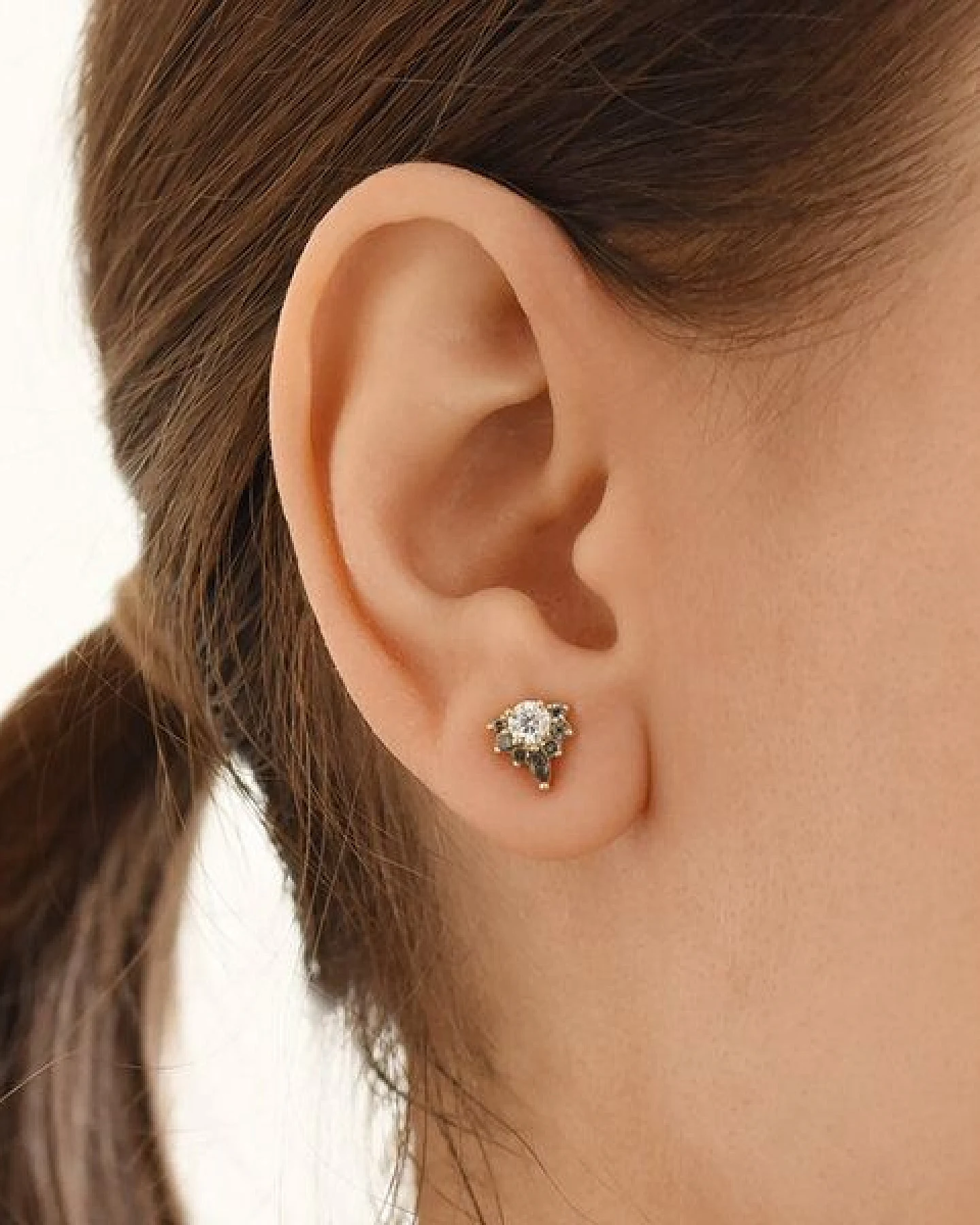Eppi Ohrringe mit Moissaniten und Salt and Pepper Diamanten Kruno – Ansicht 4